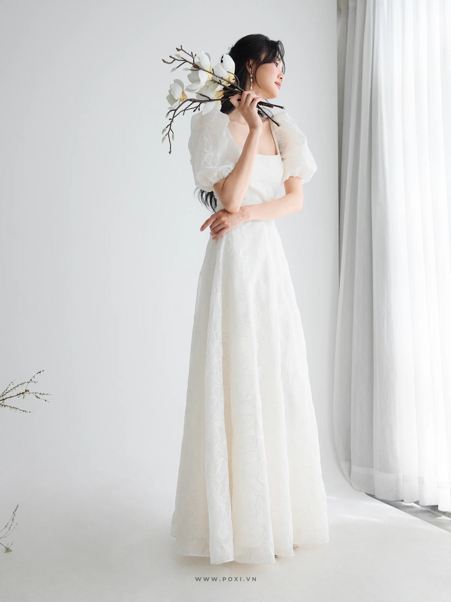 Đầm cổ U  tay phồng và dáng váy xòe - D1804 Regular