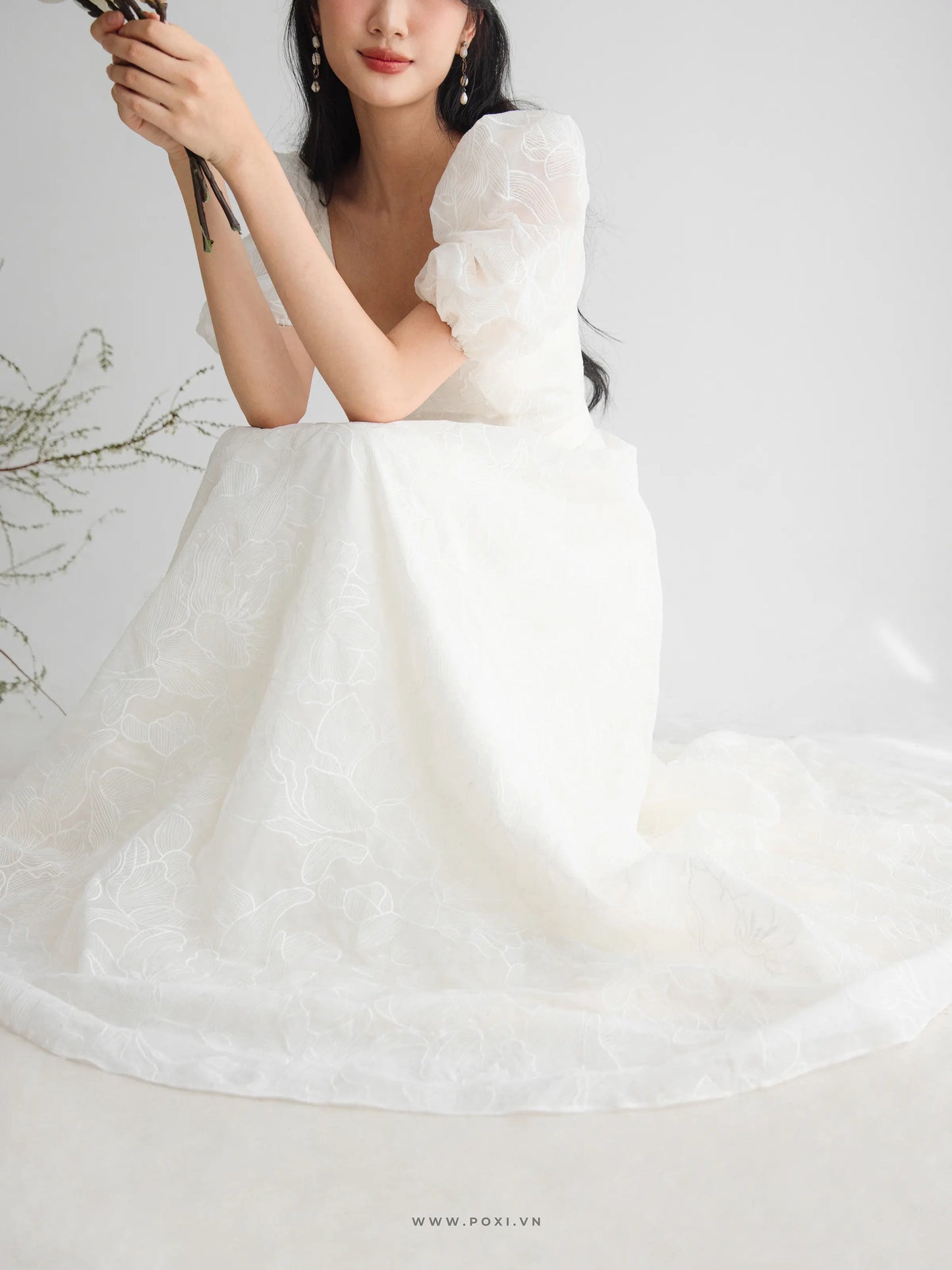 Đầm cổ U  tay phồng và dáng váy xòe - D1804 Regular