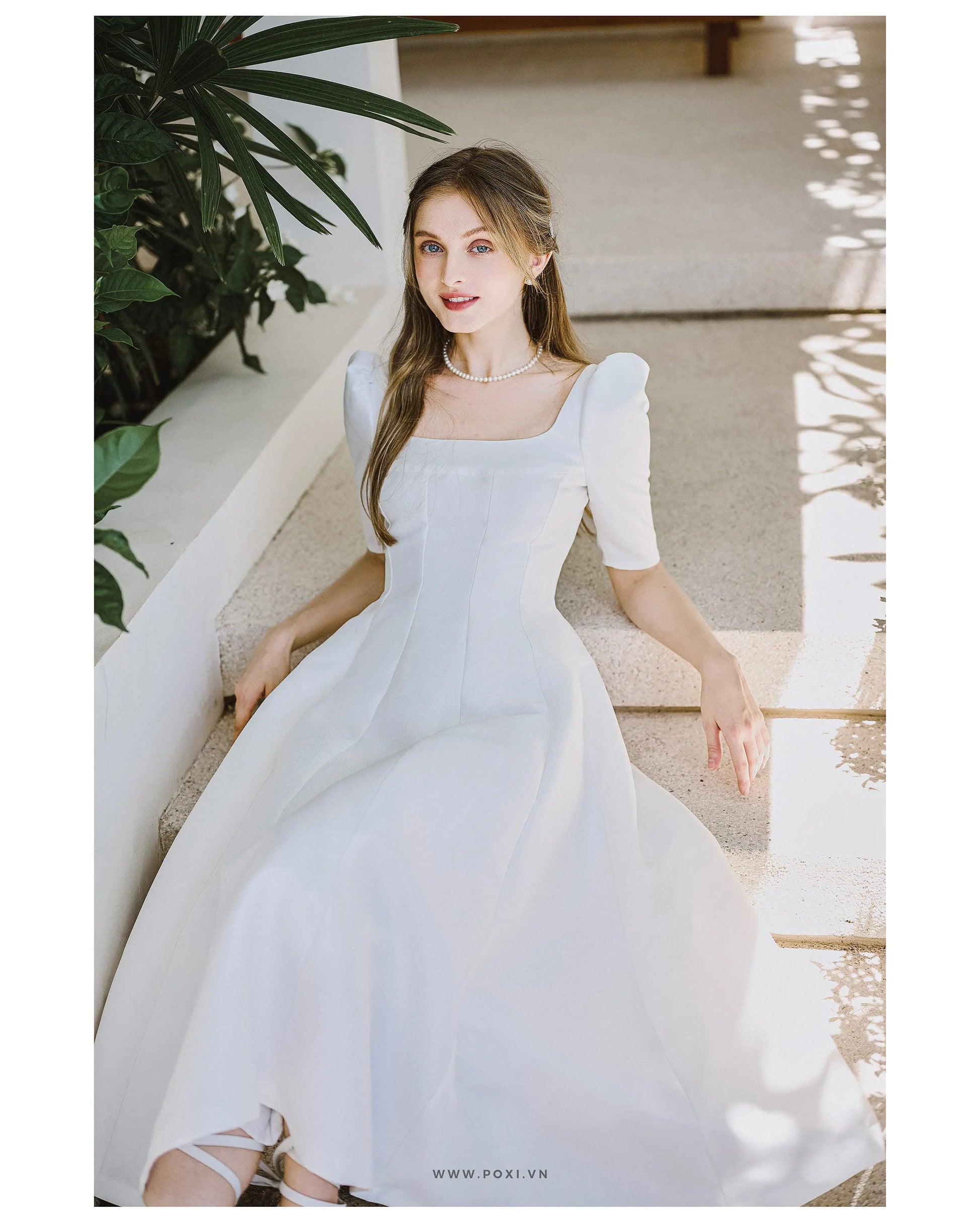 Simple party dress with gentle off-white color and fluttering flared skirt - D1680B - POXI