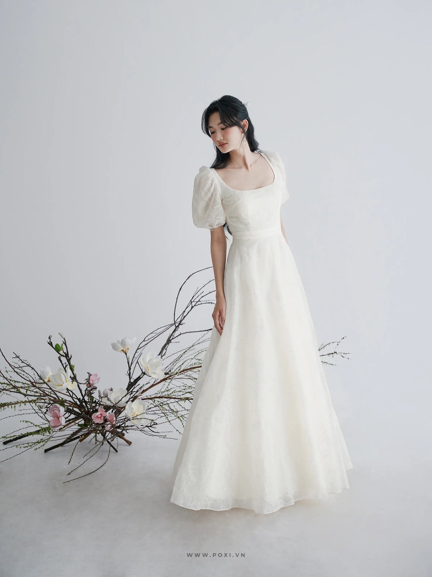 Đầm cổ U  tay phồng và dáng váy xòe - D1804 Regular