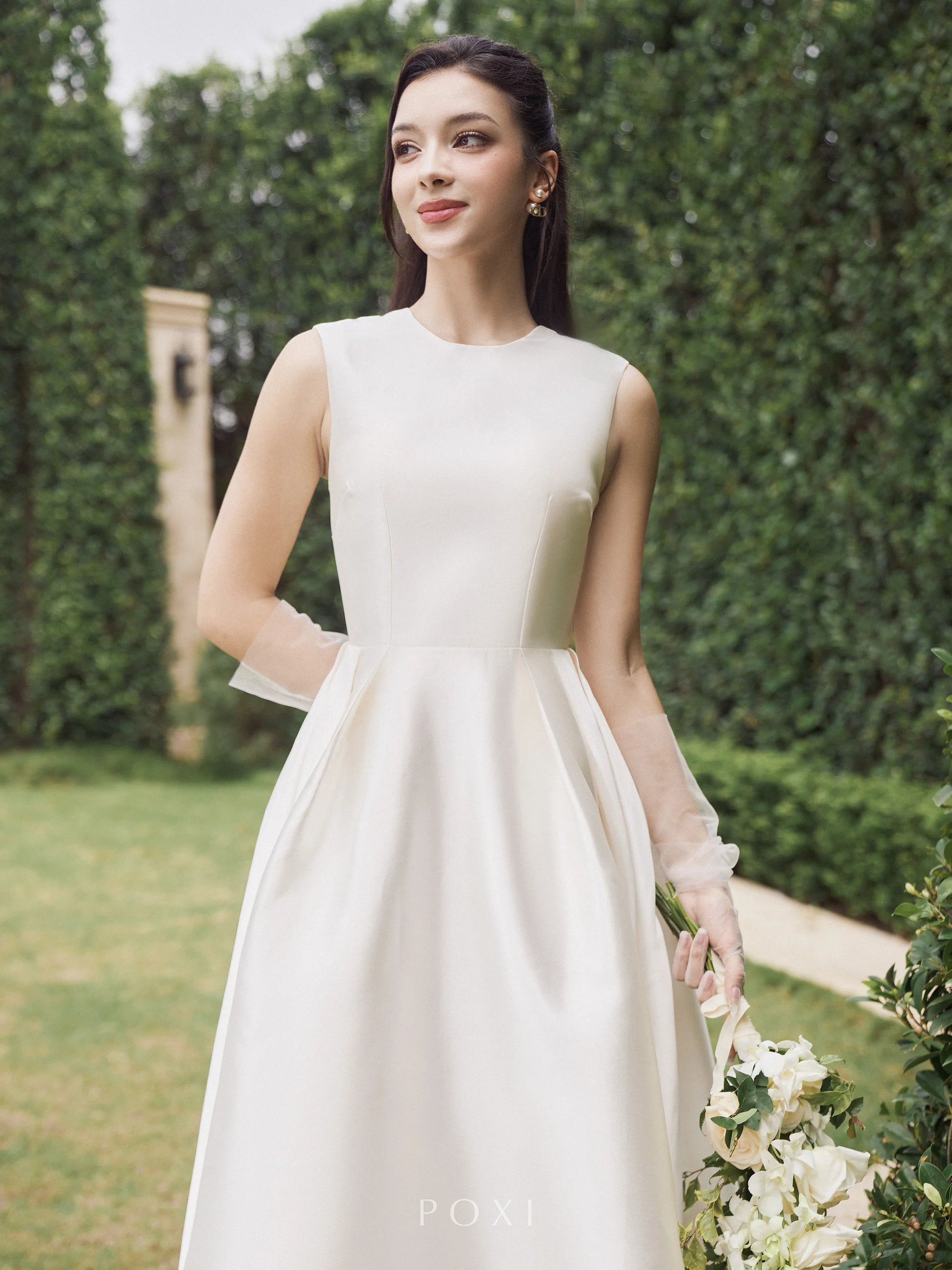 Đầm cổ tròn không tay cut-out lưng sau - D1910 Regular