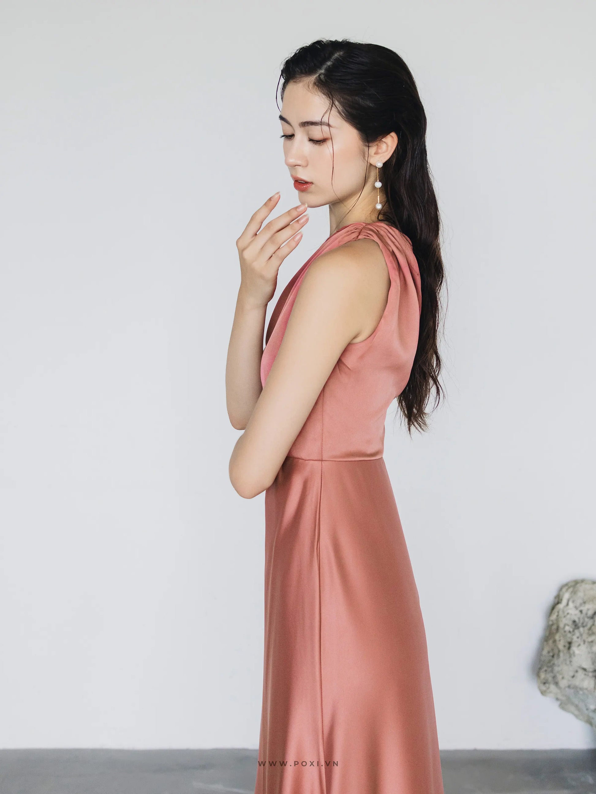 Đầm chéo vai nhún nhẹ đầu vai, dáng váy Aline xòe - D1567 Regular
