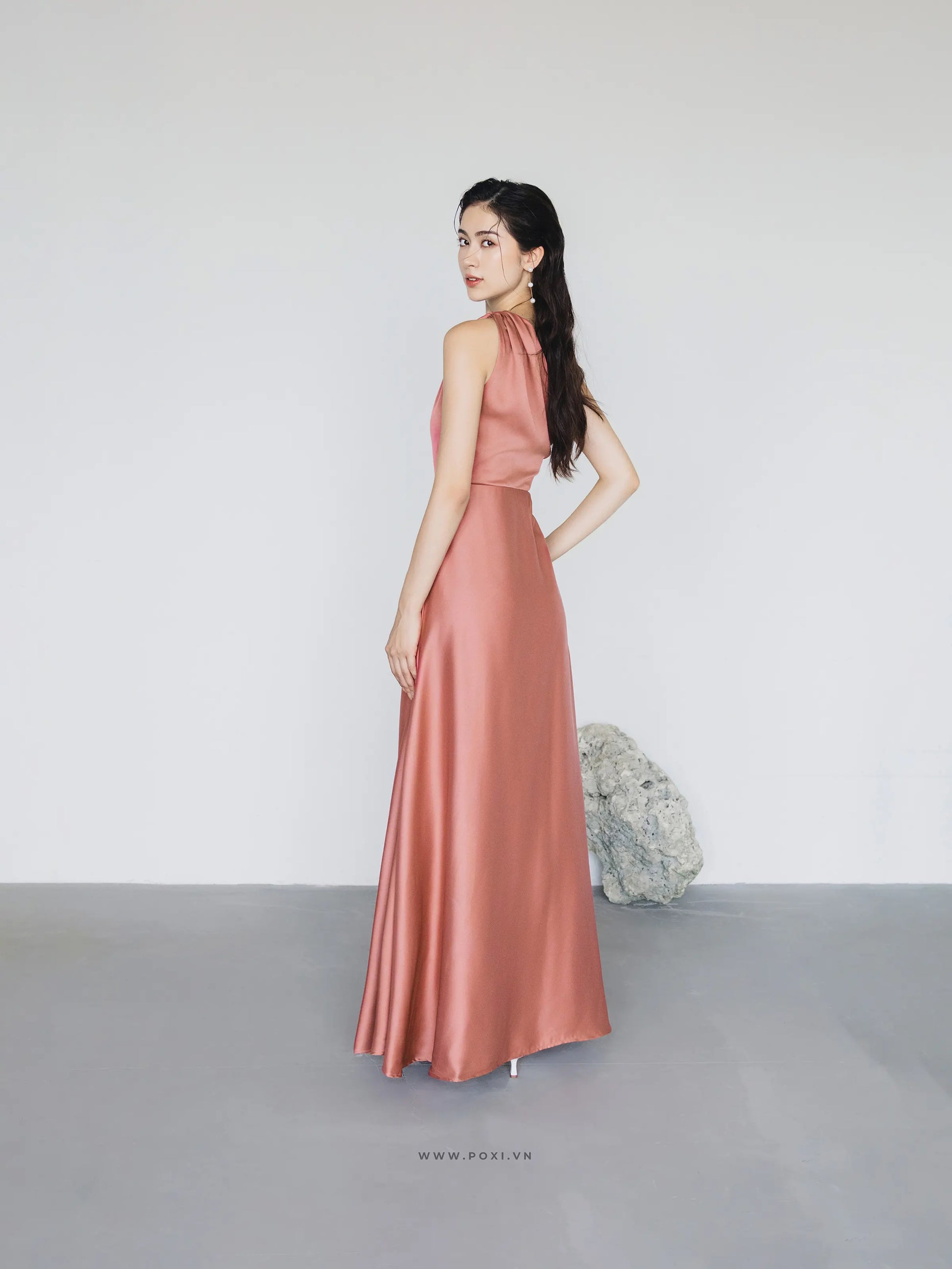 Đầm chéo vai nhún nhẹ đầu vai, dáng váy Aline xòe - D1567 Regular