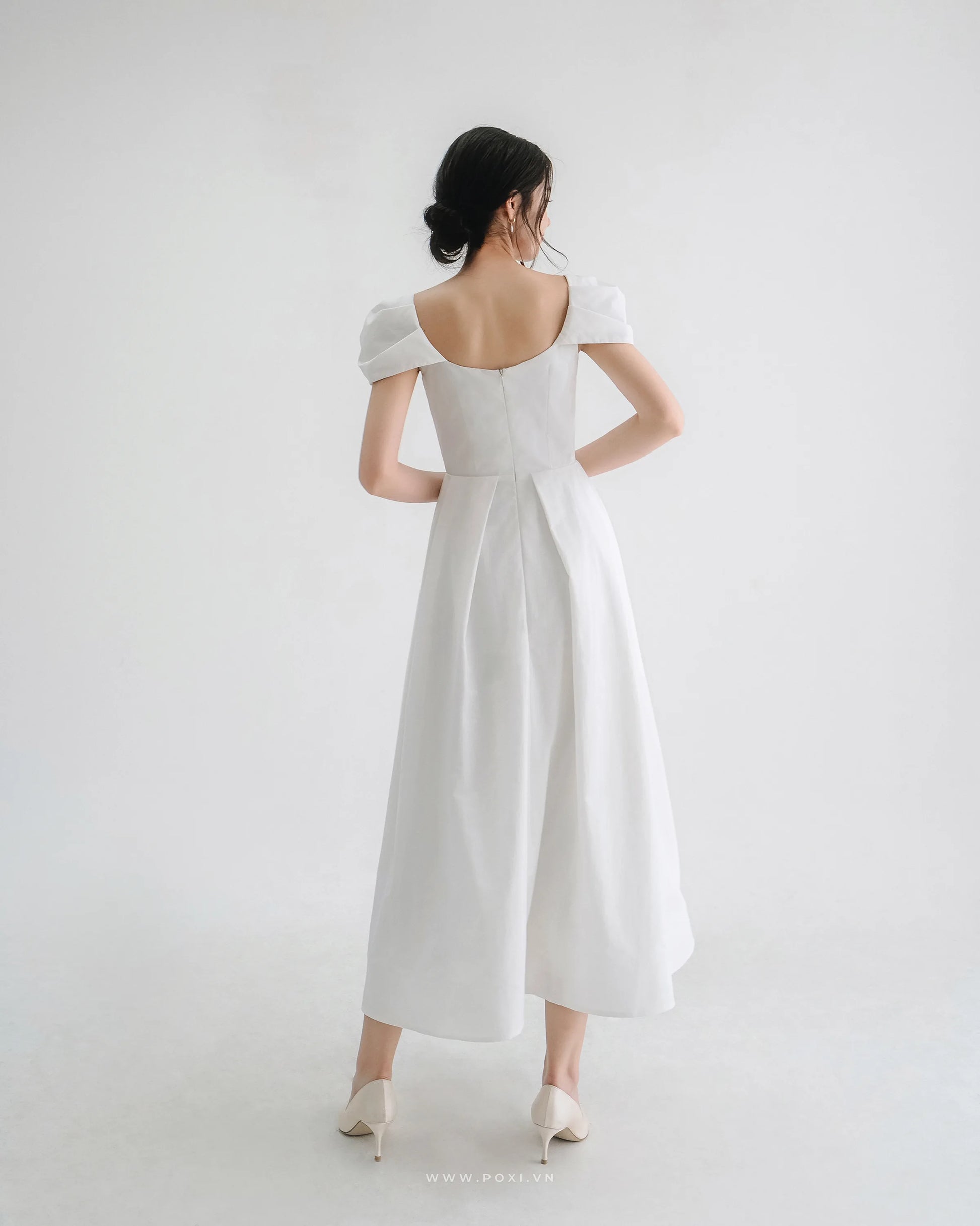 Đầm cổ vuông tay ngắn xếp nếp tạo kiểu, dáng váy xòe xếp ly - D1744B Regular