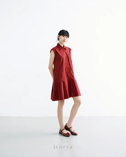 Đầm sơ mi nữ xếp ly ngắn trên gối màu đỏ đô, không tay - YD9957C