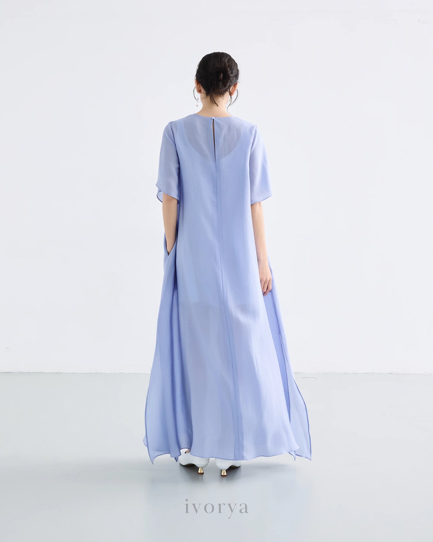 Đầm nữ form rộng màu xanh dương nhạt xẻ tà bên sườn - YD9922B