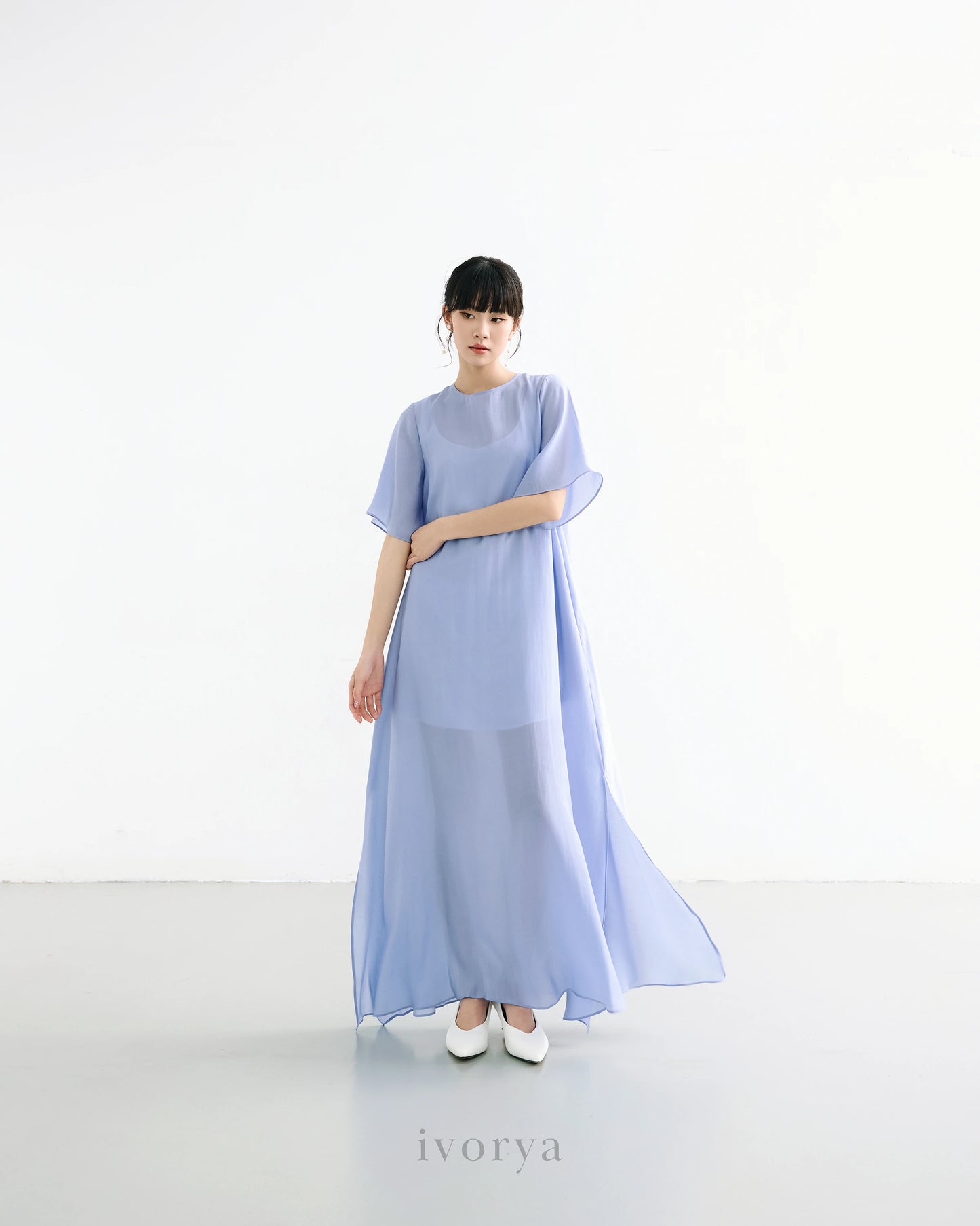 Đầm nữ form rộng màu xanh dương nhạt xẻ tà bên sườn - YD9922B