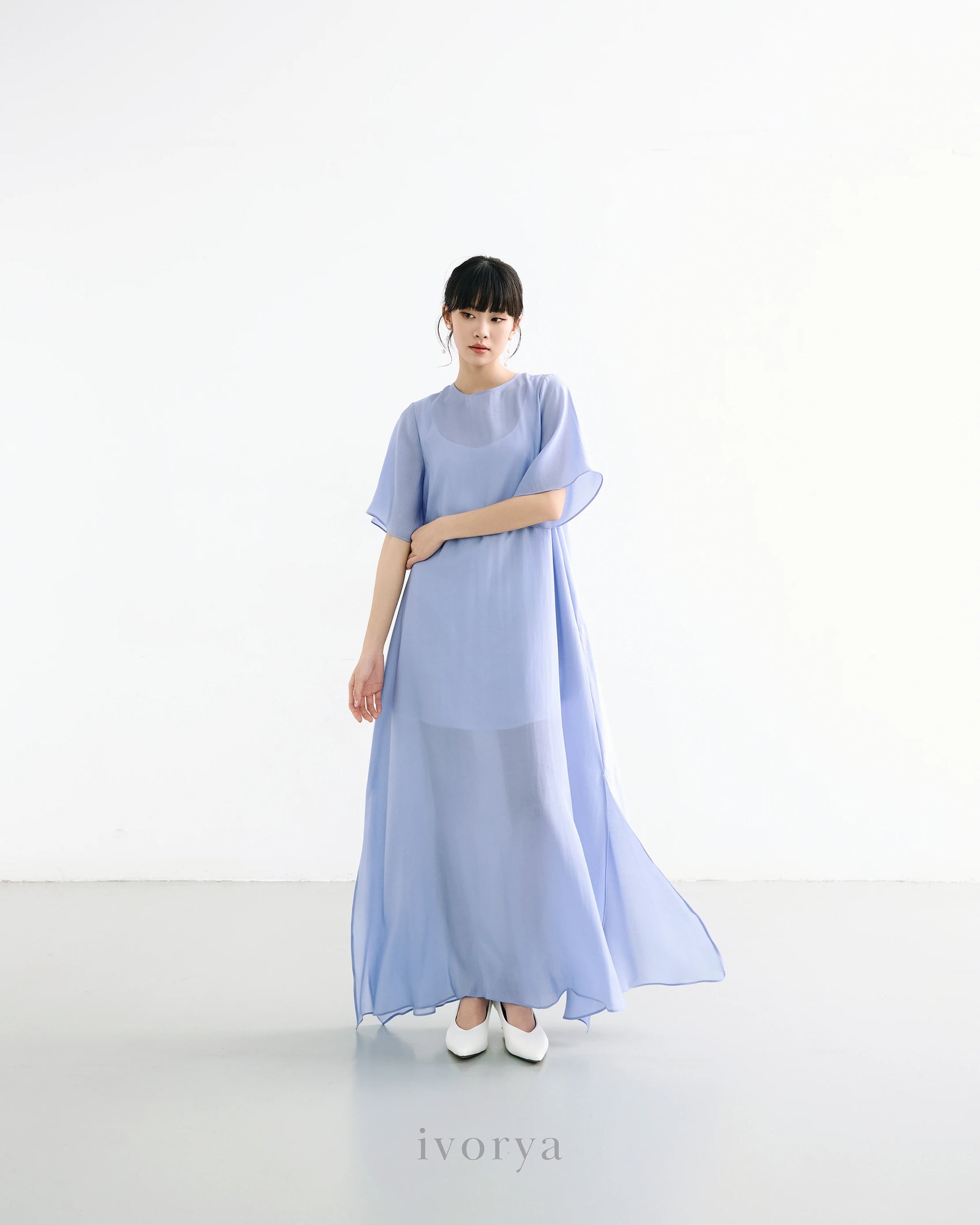 Đầm nữ form rộng màu xanh dương nhạt xẻ tà bên sườn - YD9922B
