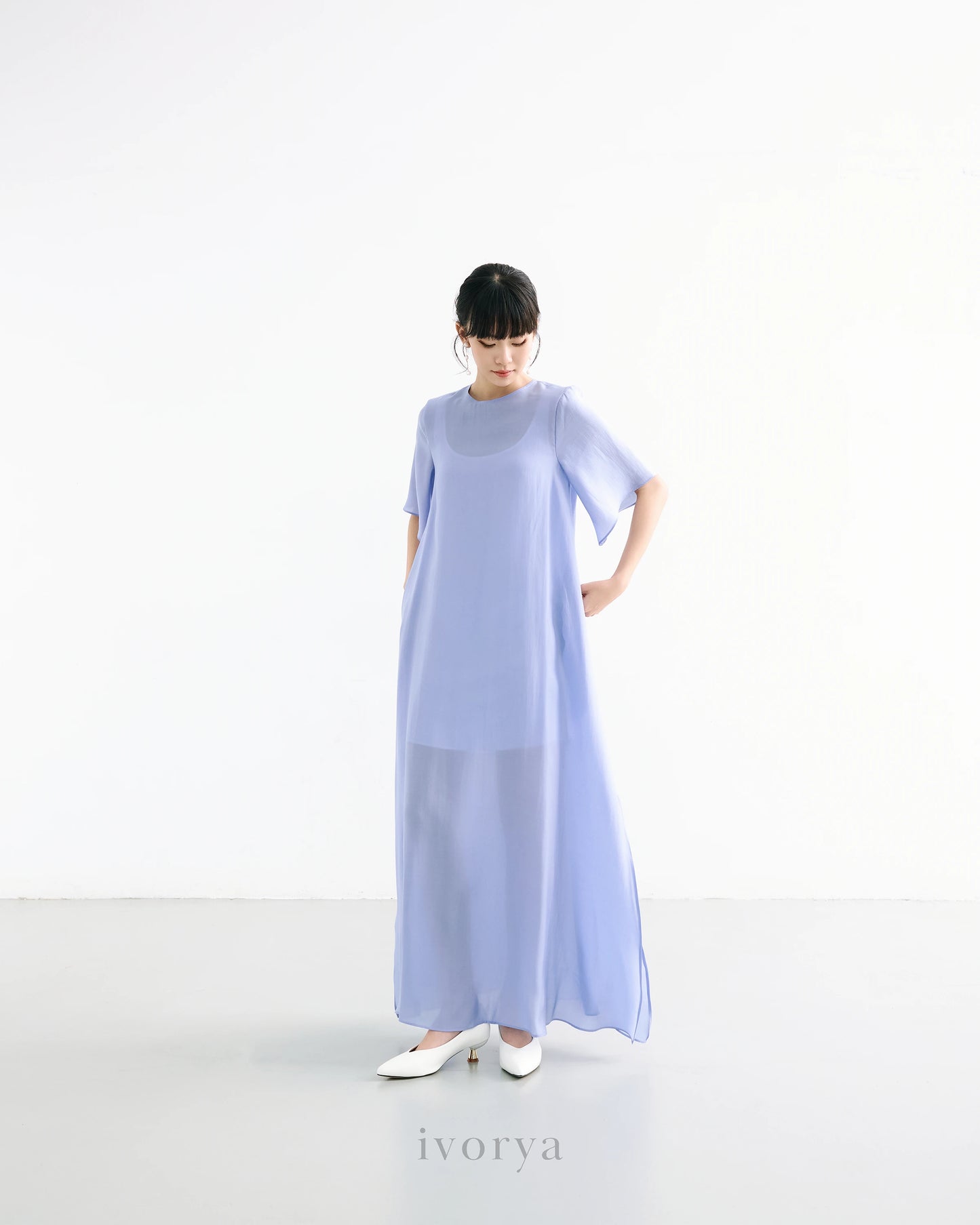 Đầm nữ form rộng màu xanh dương nhạt xẻ tà bên sườn - YD9922B