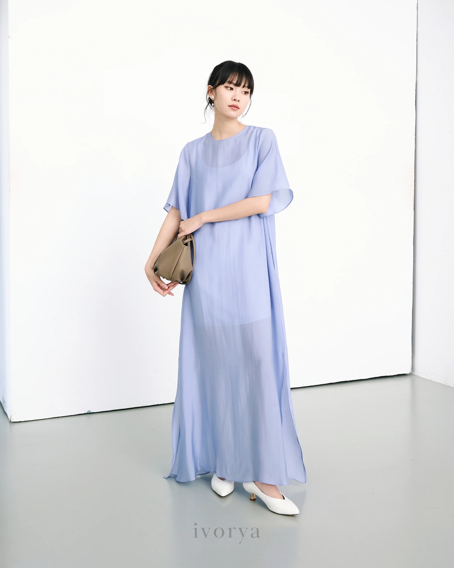 Đầm nữ form rộng màu xanh dương nhạt xẻ tà bên sườn - YD9922B