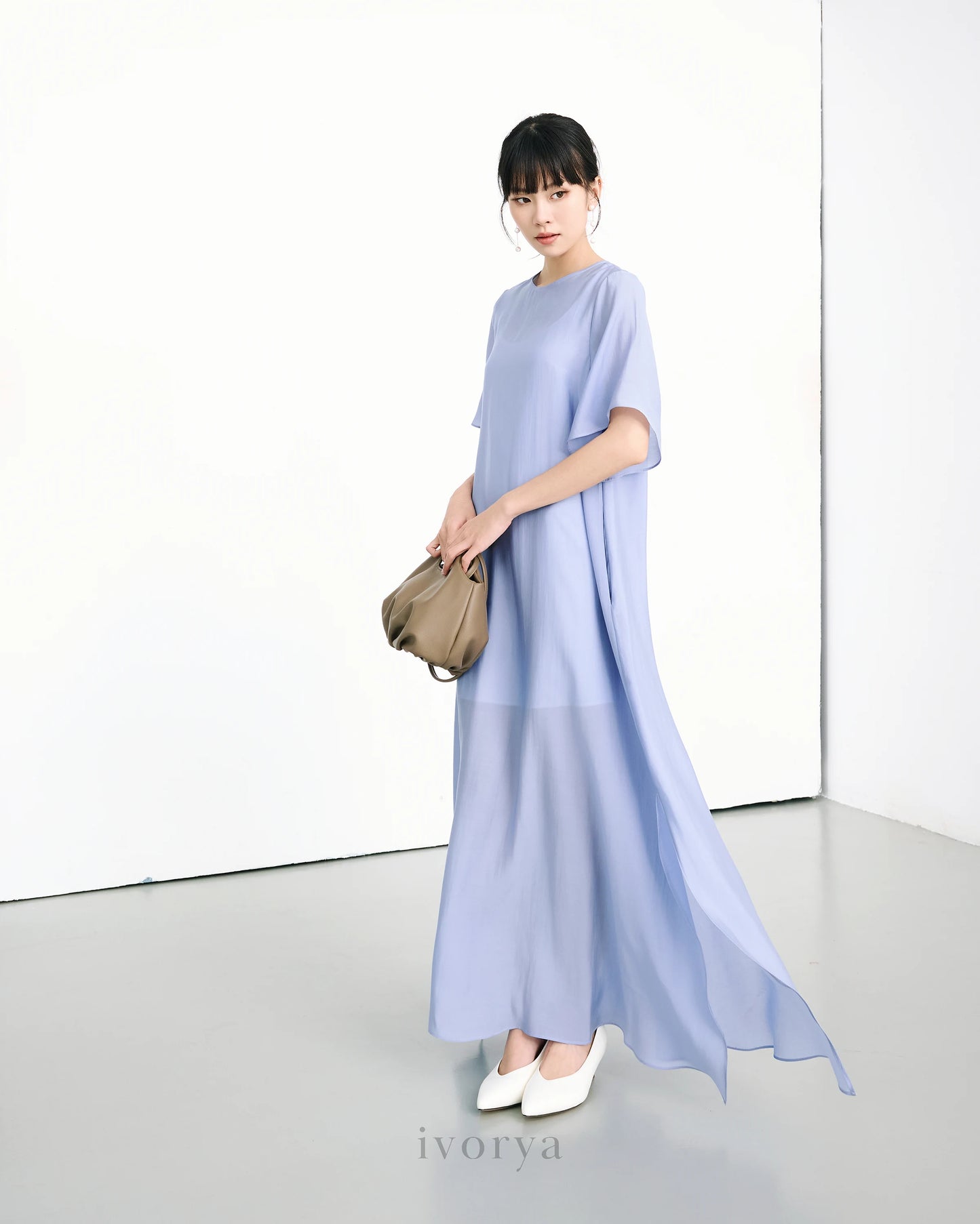 Đầm nữ form rộng màu xanh dương nhạt xẻ tà bên sườn - YD9922B