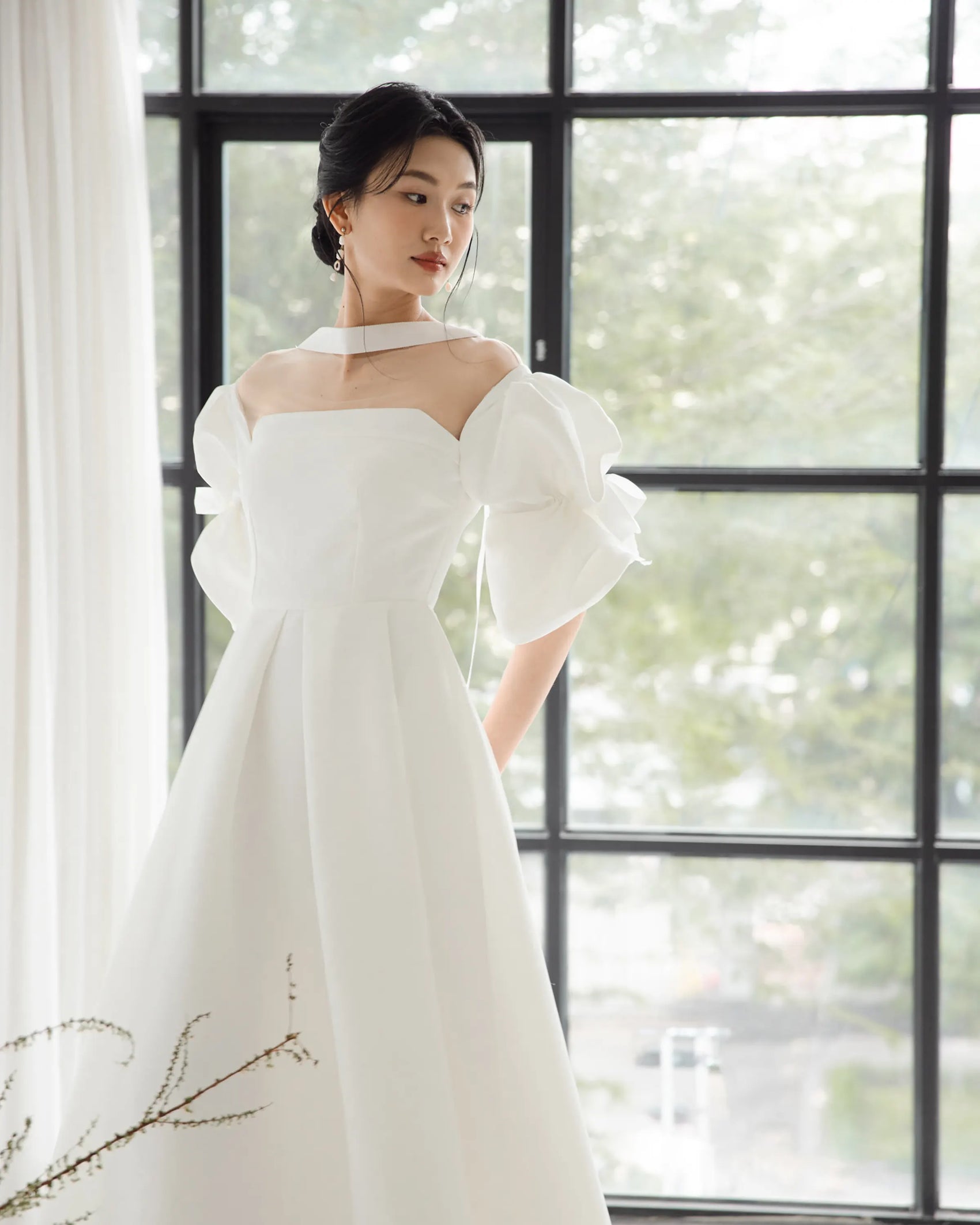 Đầm cúp ngực phối lưới thân trên, tay phồng xếp nếp và váy xòe xếp ly- D1834