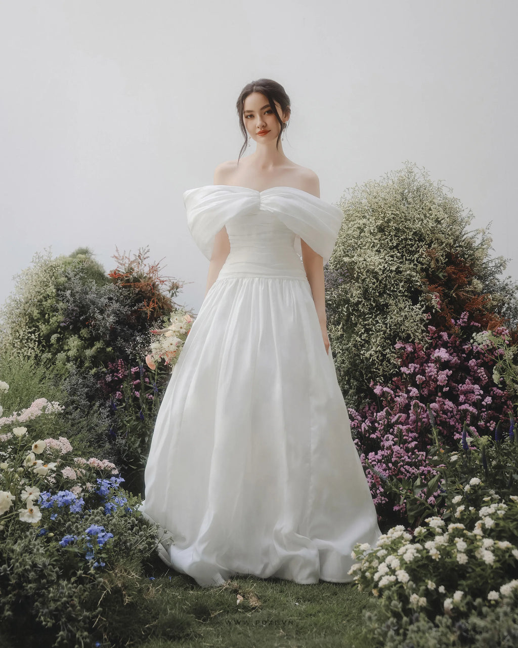 Modern and impressive with an Off-the-shoulder white wedding dress - D1736B - POXI