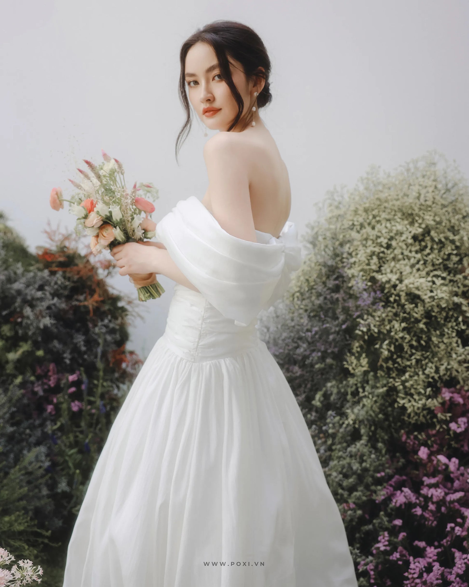 Modern and impressive with an Off-the-shoulder white wedding dress - D1736B - POXI