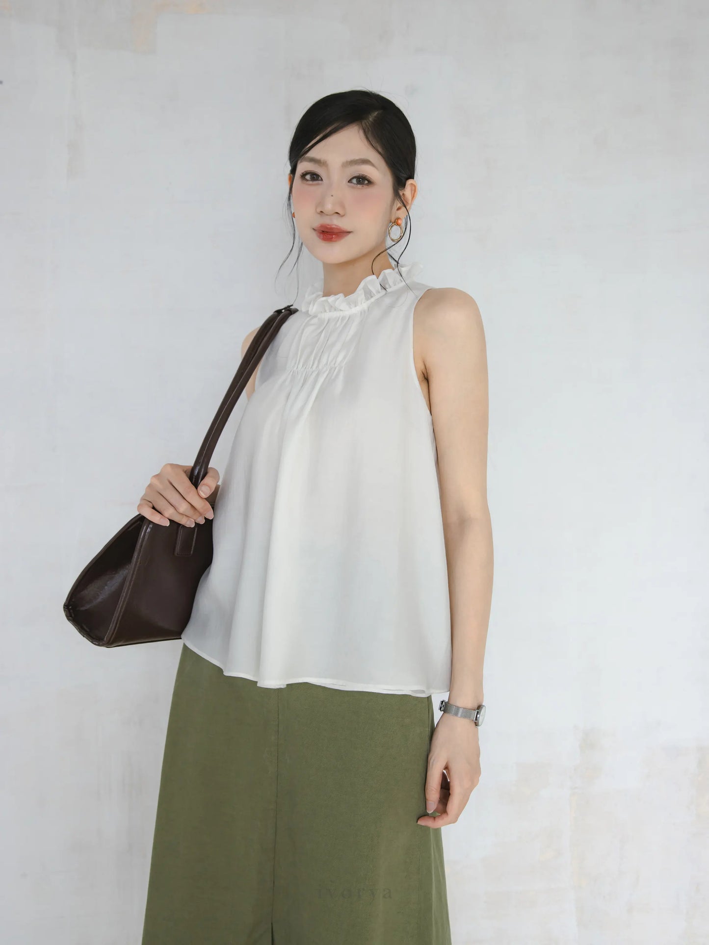 Áo kiểu nữ màu trắng không tay, cổ bèo nhún 2 tầng - SH9881