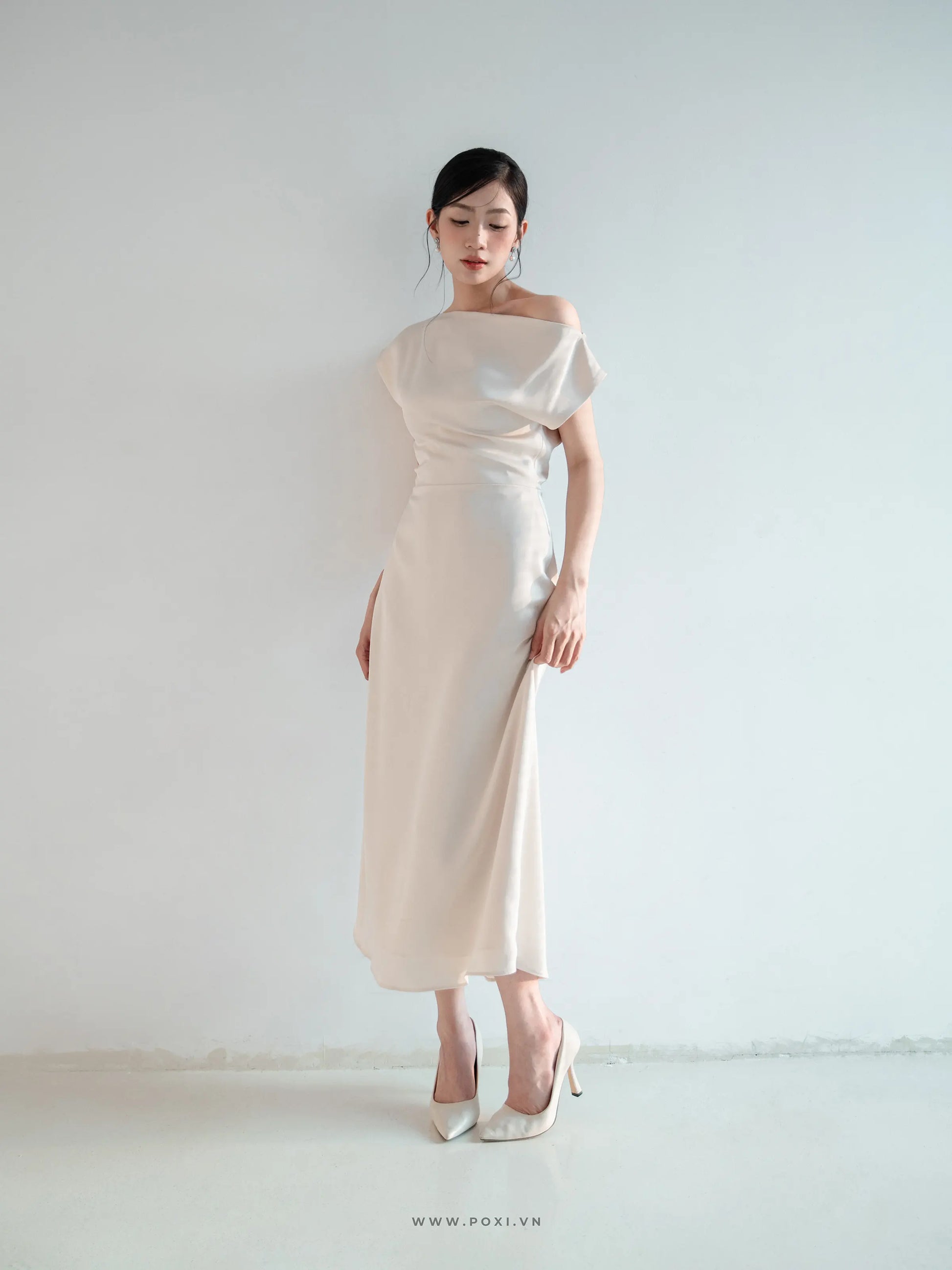 Đầm lệch vai dáng váy A line - D1953B Regular