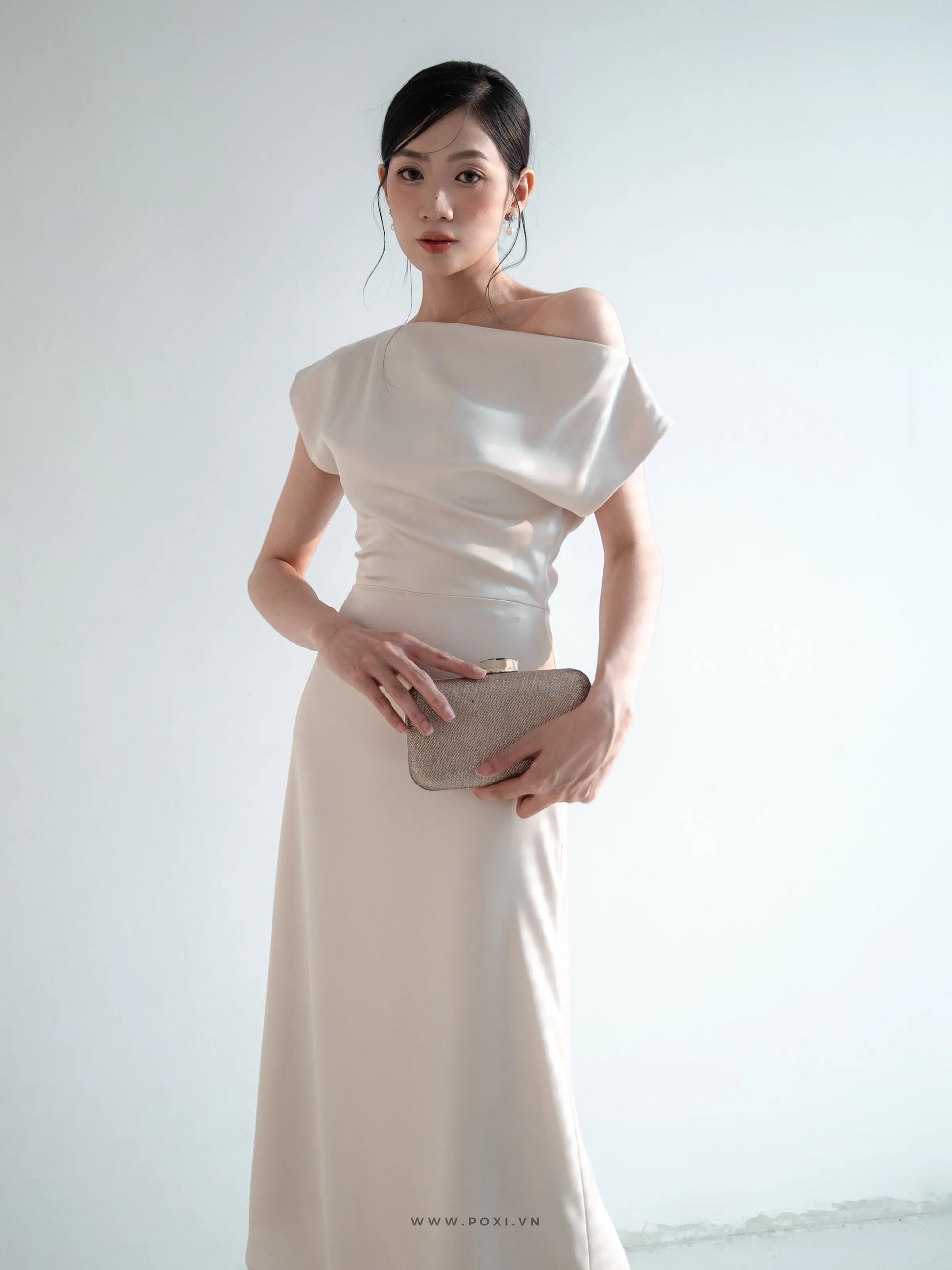 Đầm lệch vai dáng váy A line - D1953B Regular