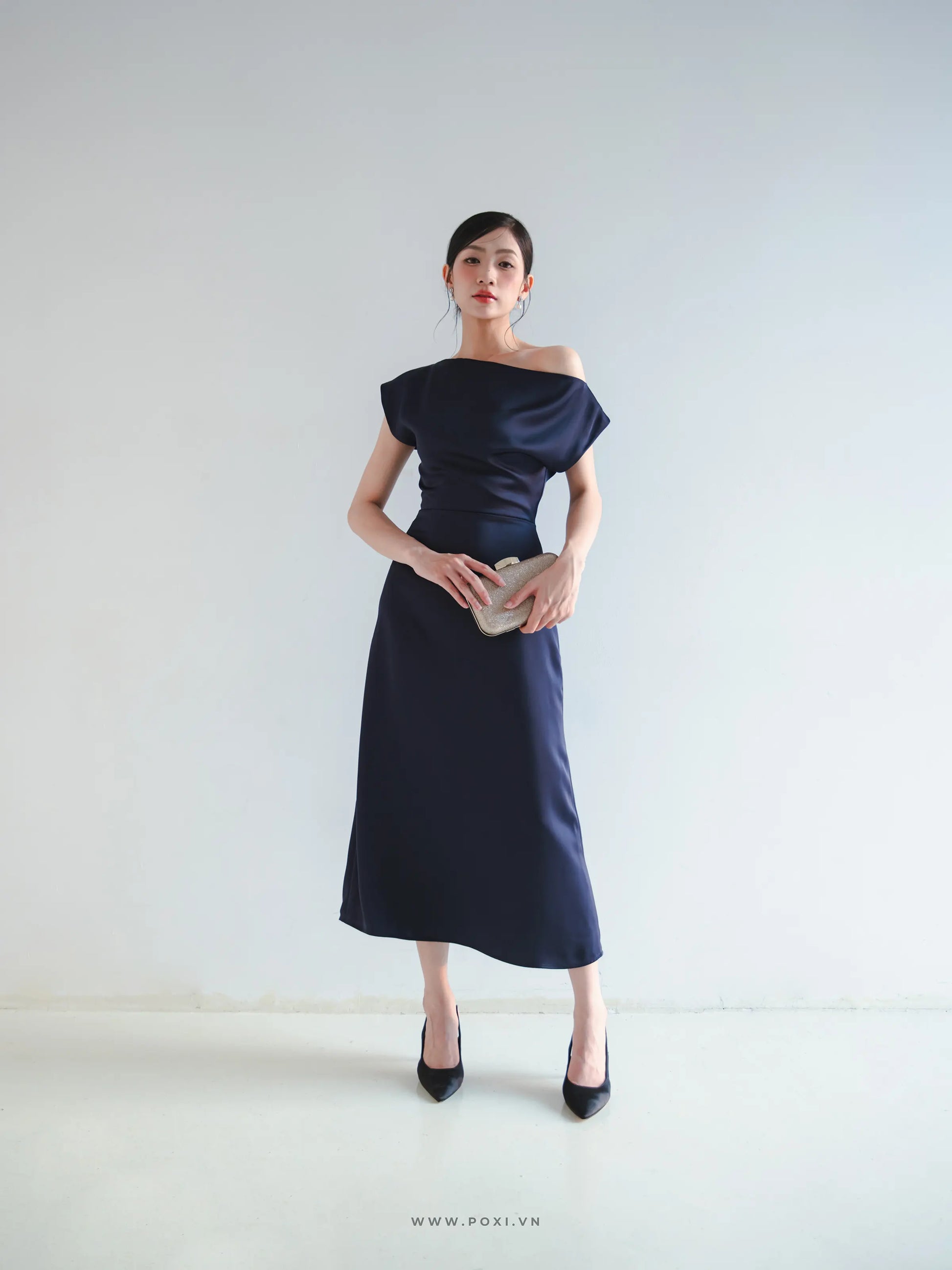 Đầm lệch vai dáng váy A line - D1953C Regular