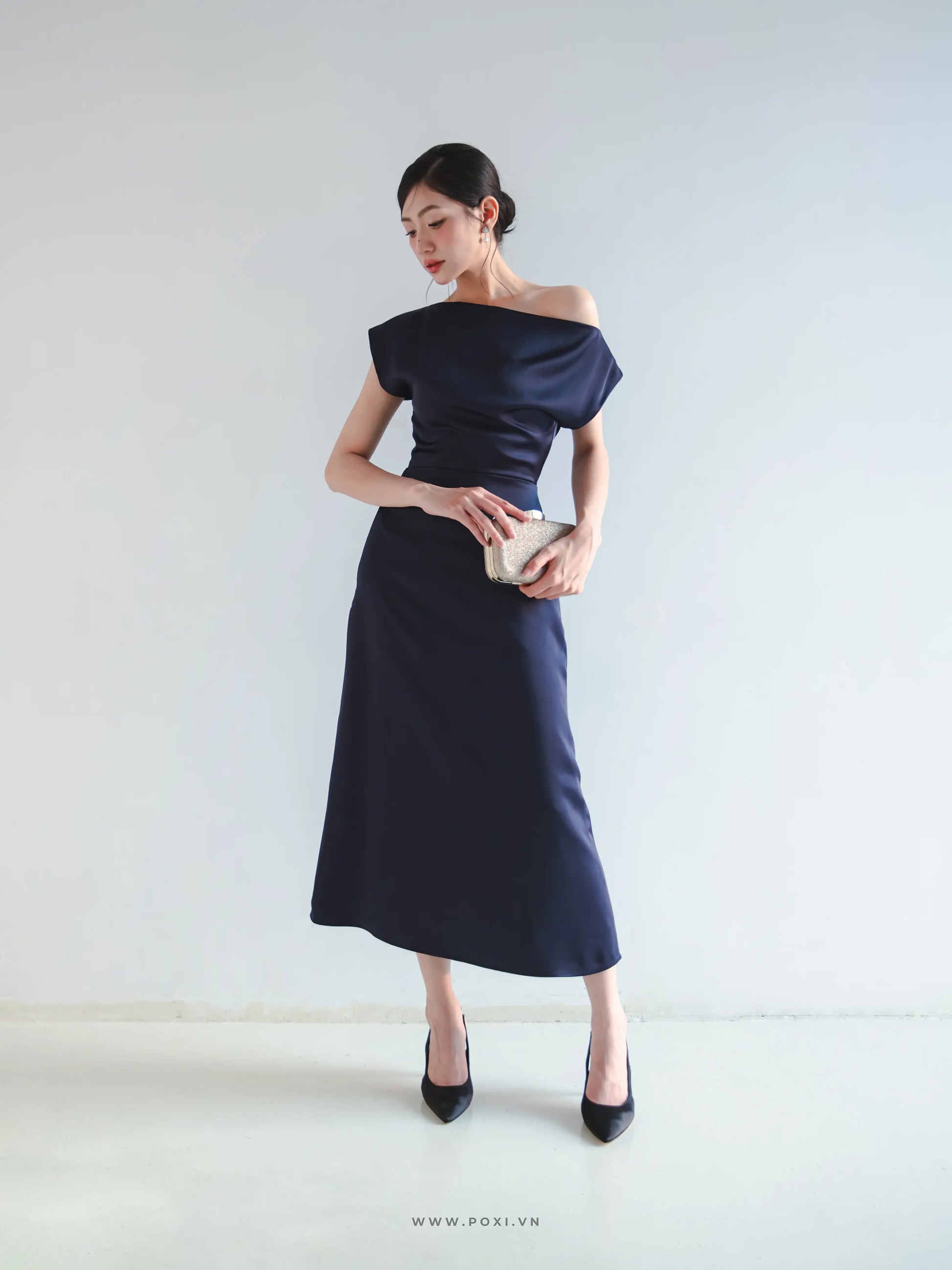 Đầm lệch vai dáng váy A line - D1953C Regular