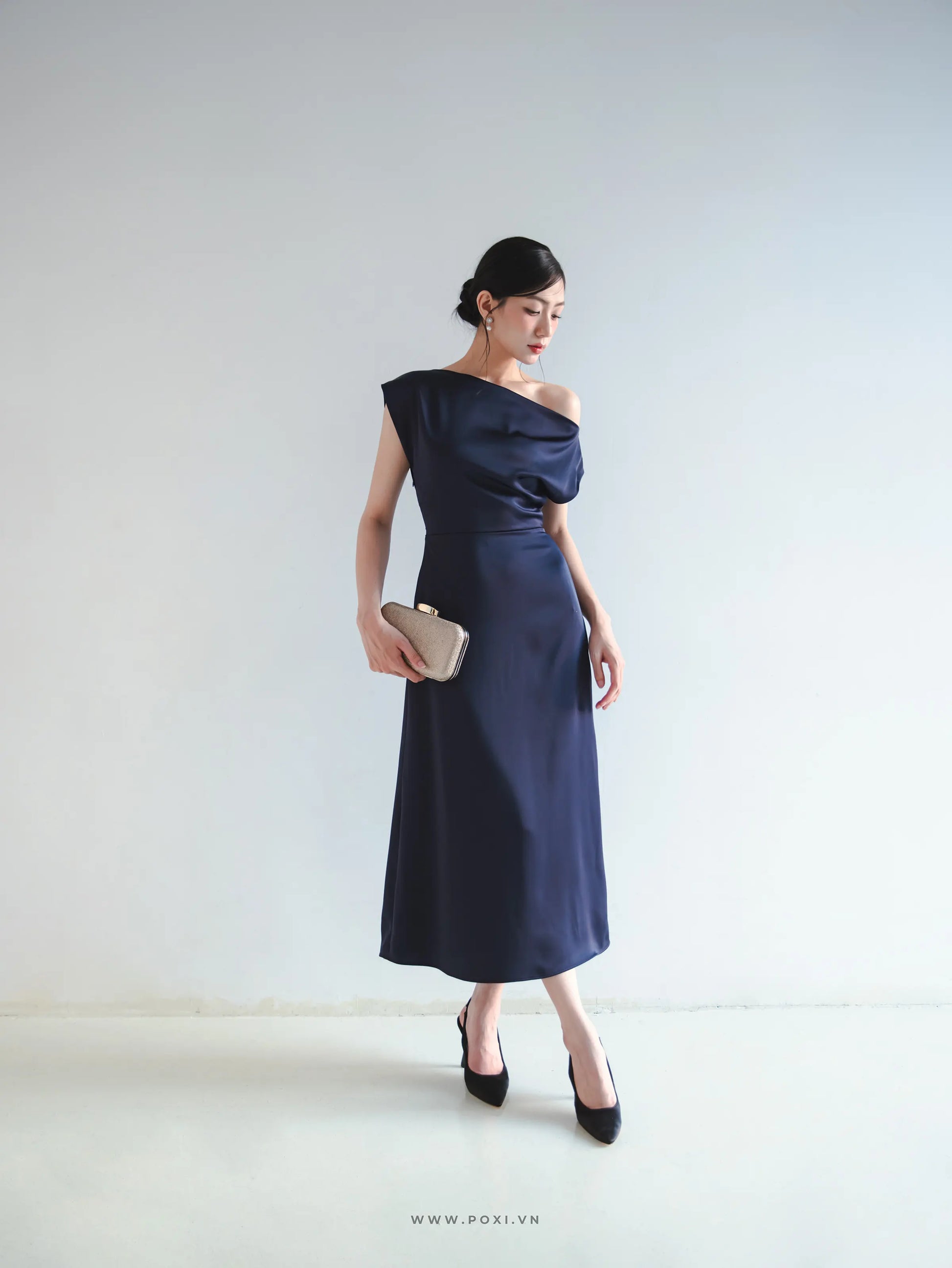 Đầm lệch vai dáng váy A line - D1953C Regular