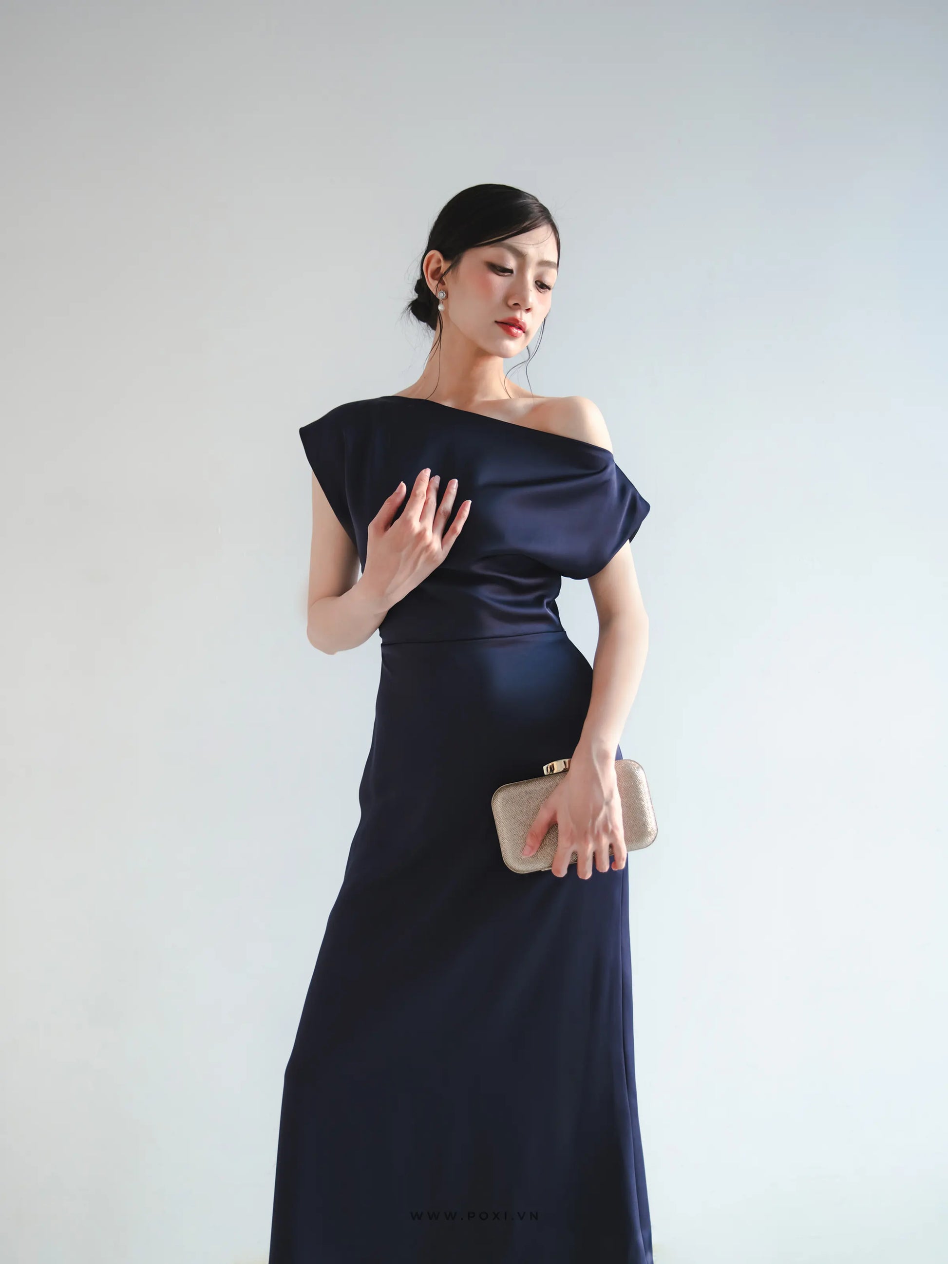 Đầm lệch vai dáng váy A line - D1953C Regular
