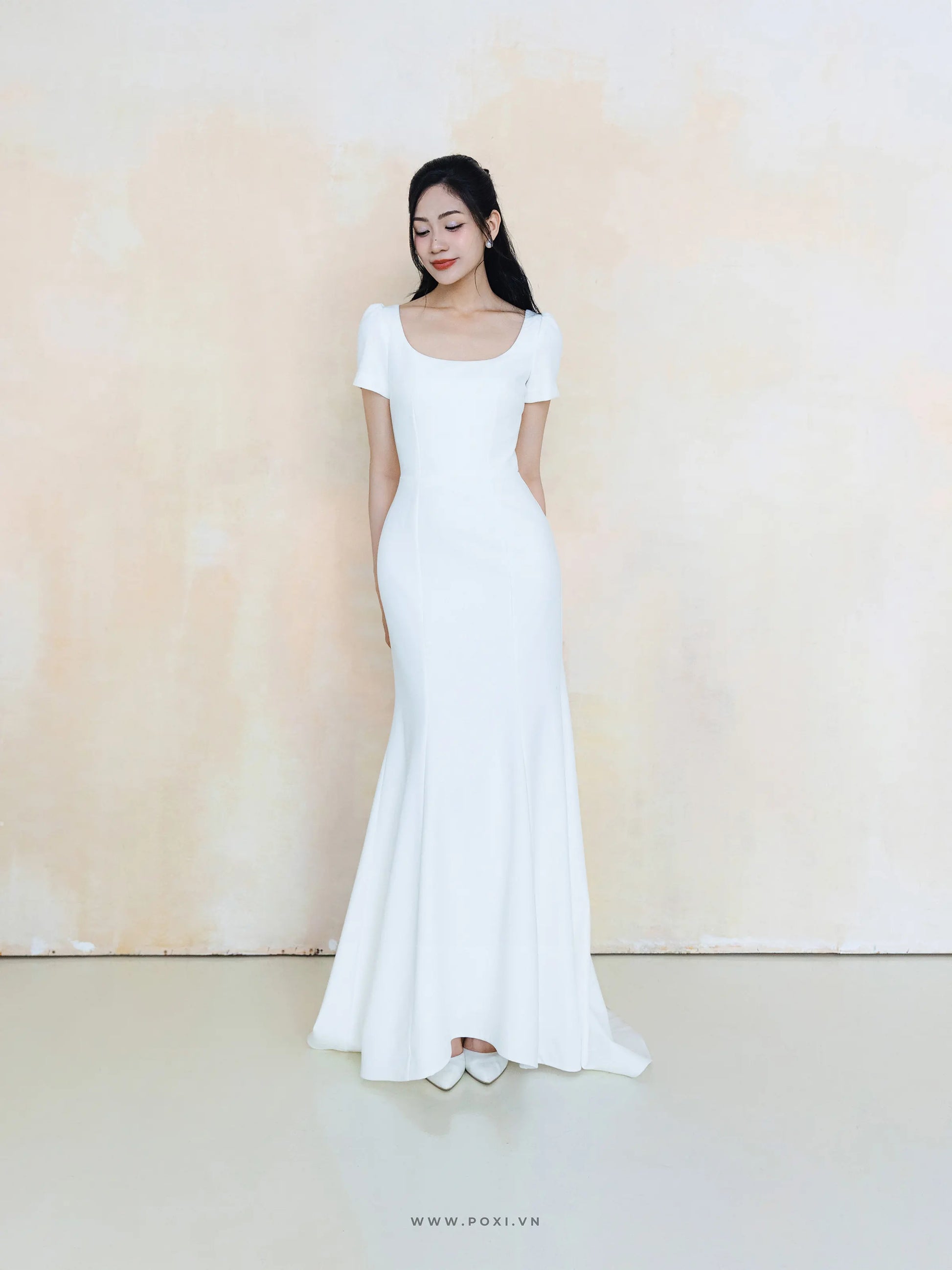 Đầm cổ vuông tay ngắn, dáng váy xòe ôm hông nhẹ - D1928 Regular