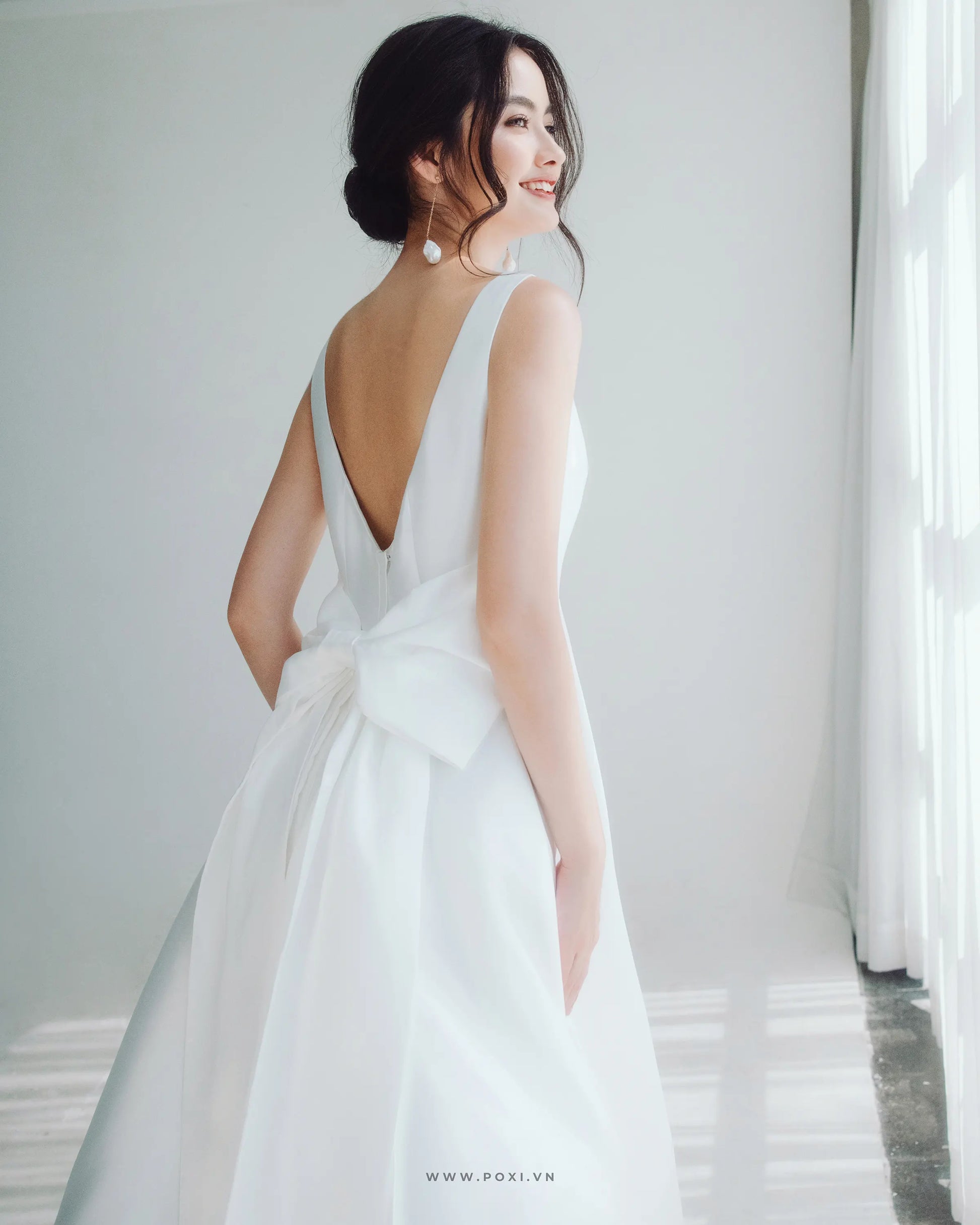 Đầm cổ thuyền không tay, form váy xòe rộng đuôi dài - D814 Plus