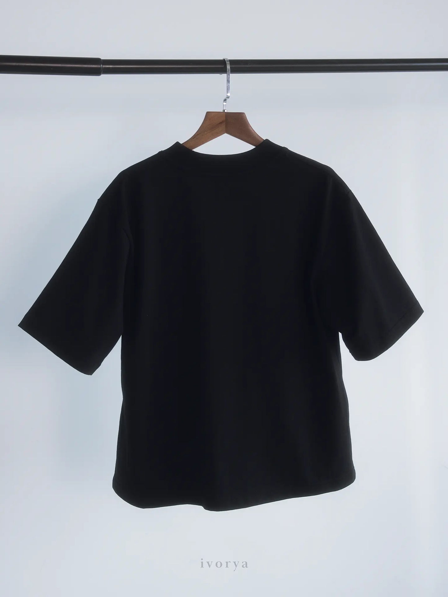 Áo thun đen form rộng - SH9984