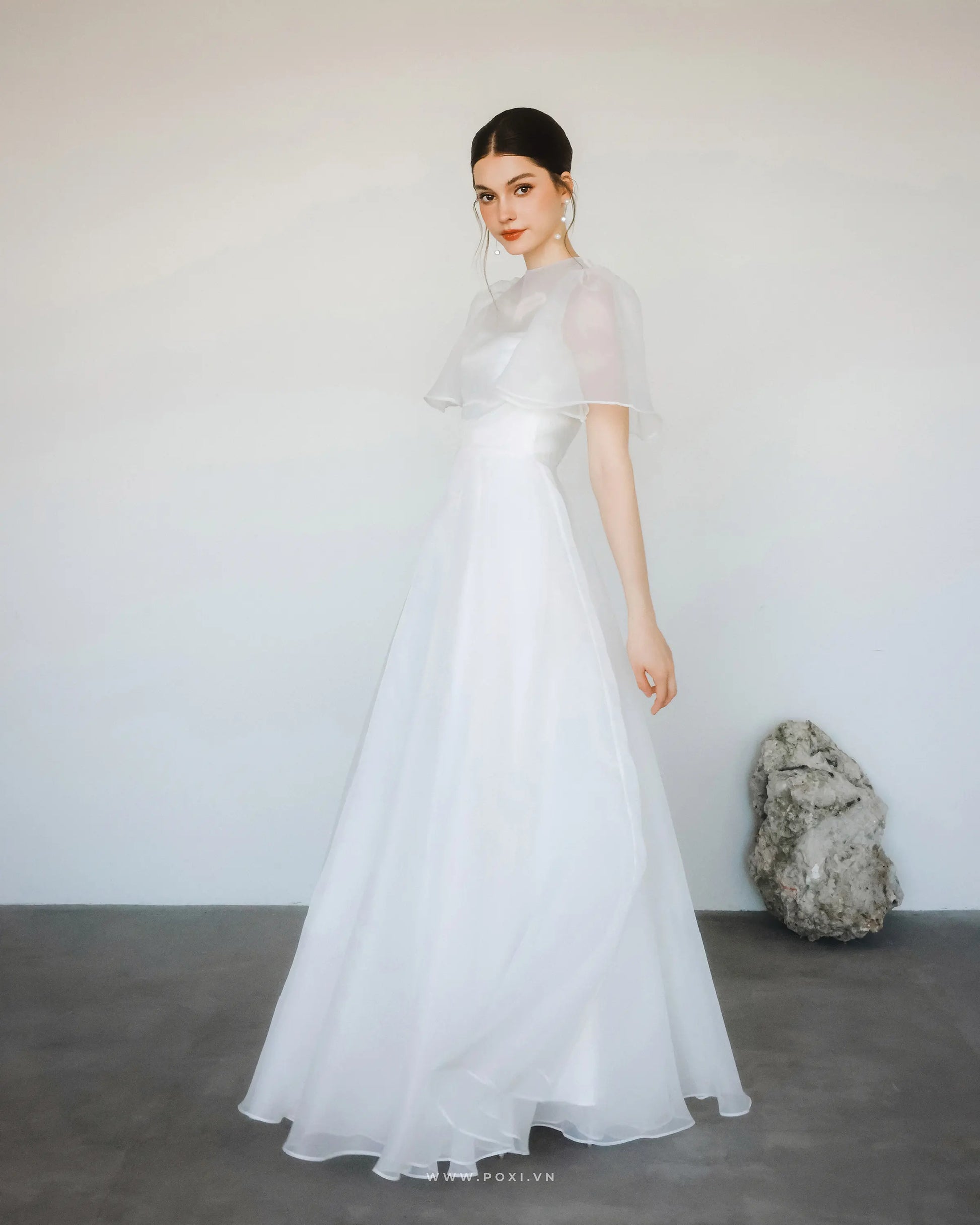 Đầm xòe cổ tròn tay loe - D1683B Regular