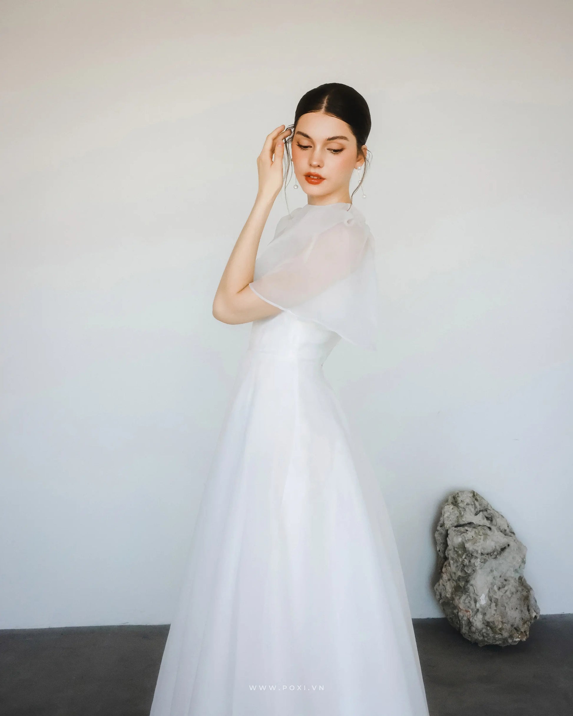 Đầm xòe cổ tròn tay loe - D1683B Regular