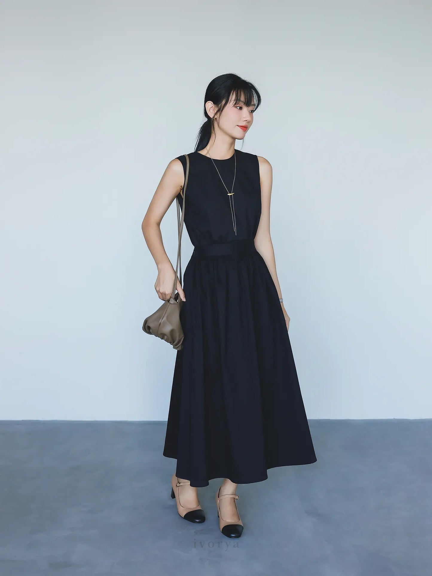 Chân váy midi màu đen cơ bản - SK9944