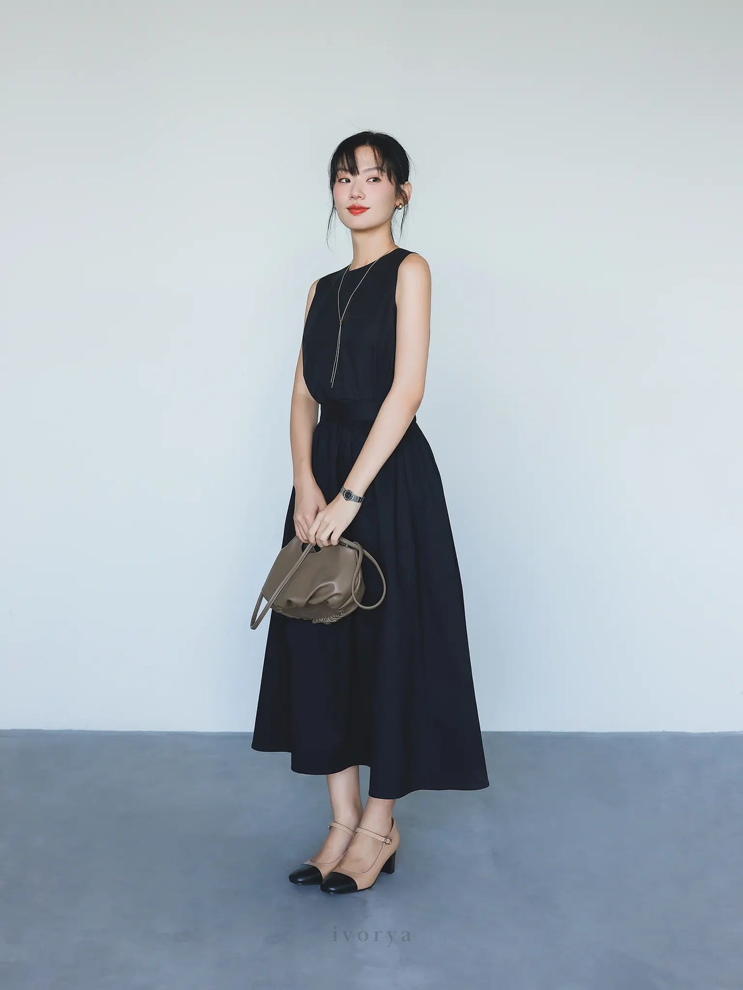 Chân váy midi màu đen cơ bản - SK9944