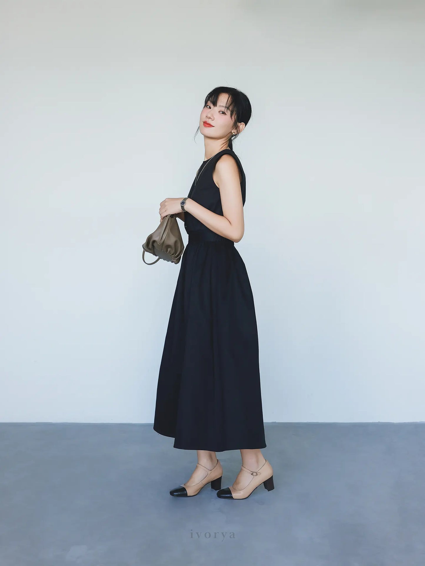 Chân váy midi màu đen cơ bản - SK9944