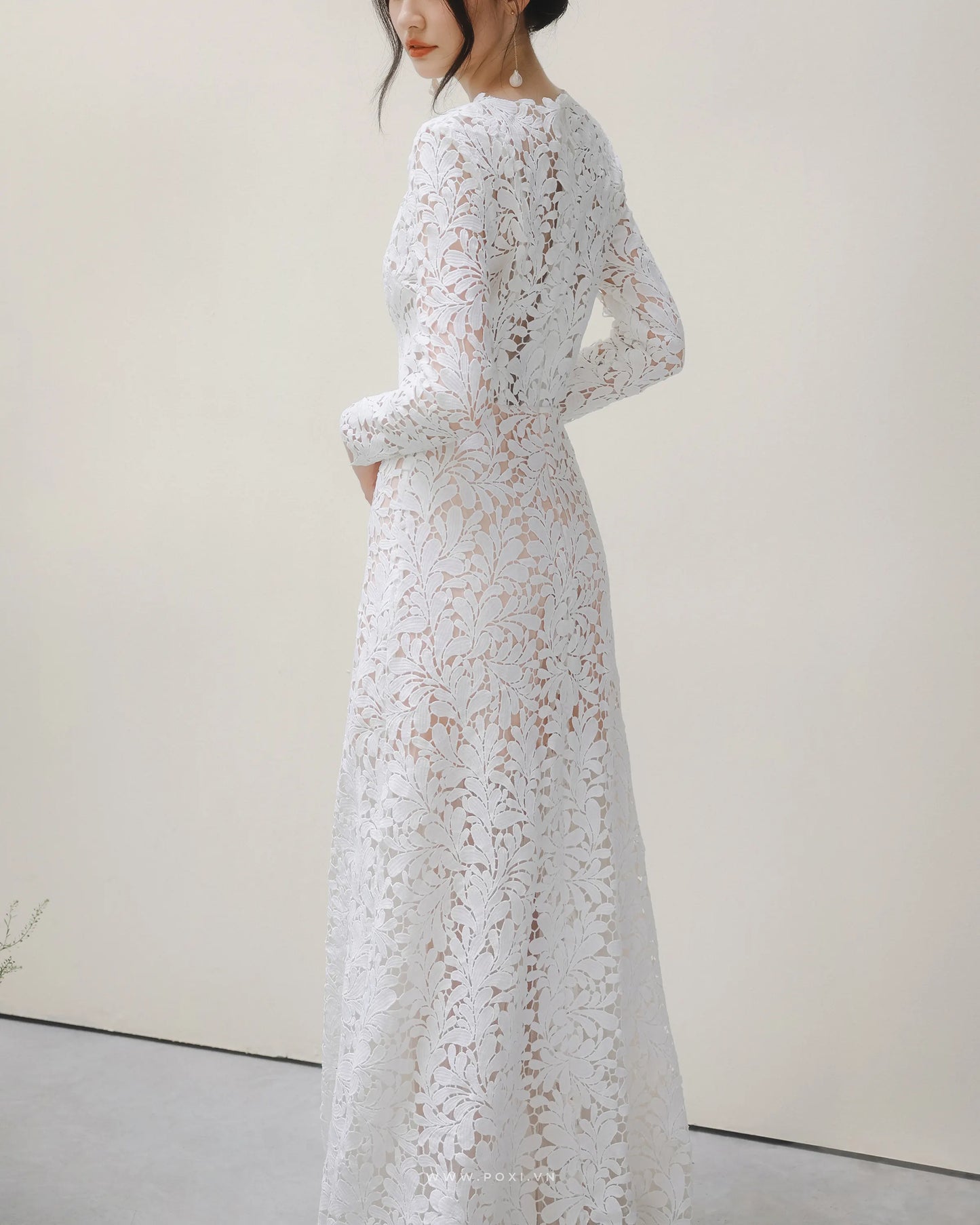 Elegant lace custom-order dress with V-neck and long sleeves - D1142 - POXI