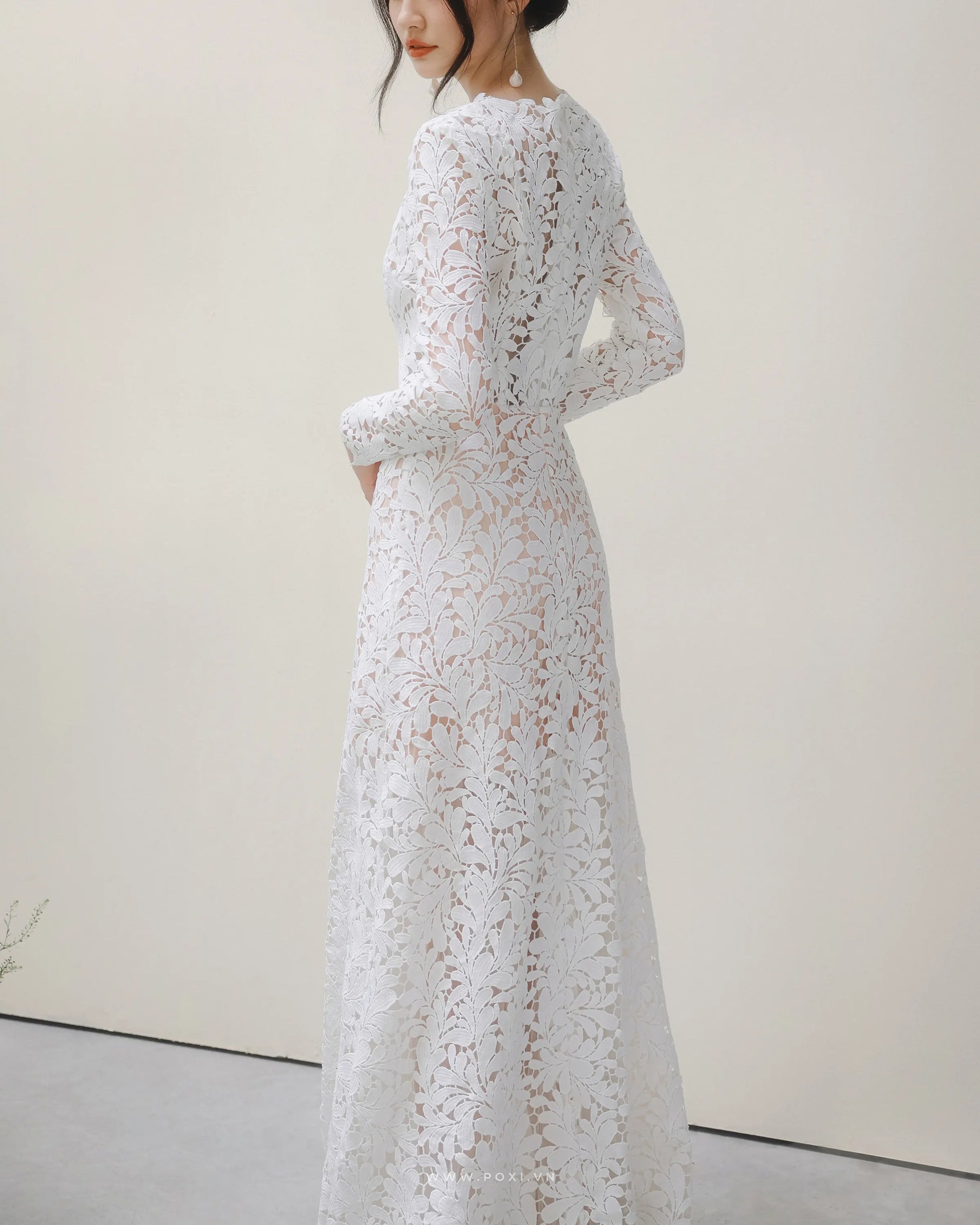 Elegant lace custom-order dress with V-neck and long sleeves - D1142 - POXI