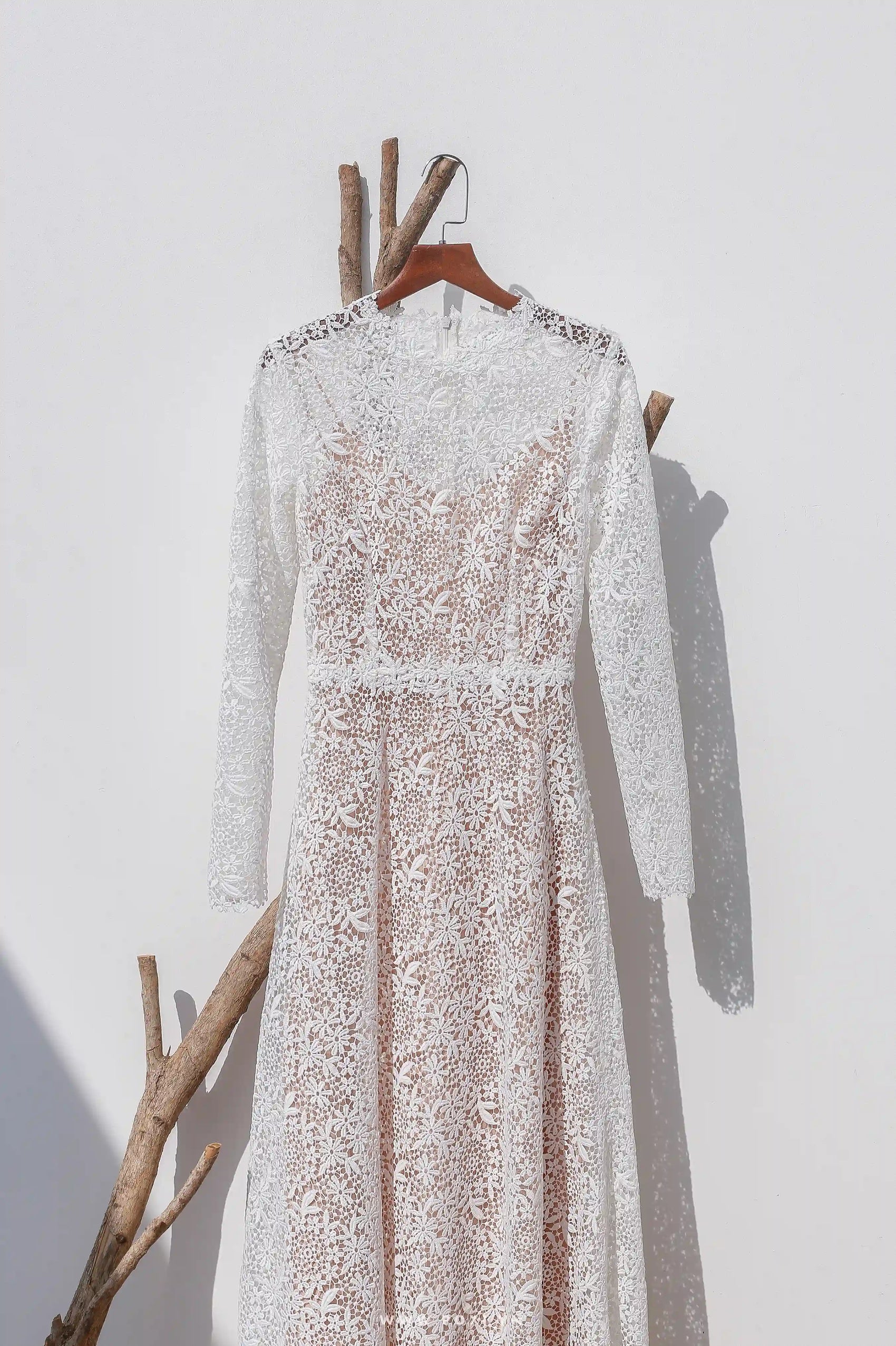 Made-to-order elegant lace wedding dress with crew neck and long sleeve - D1243 - POXI