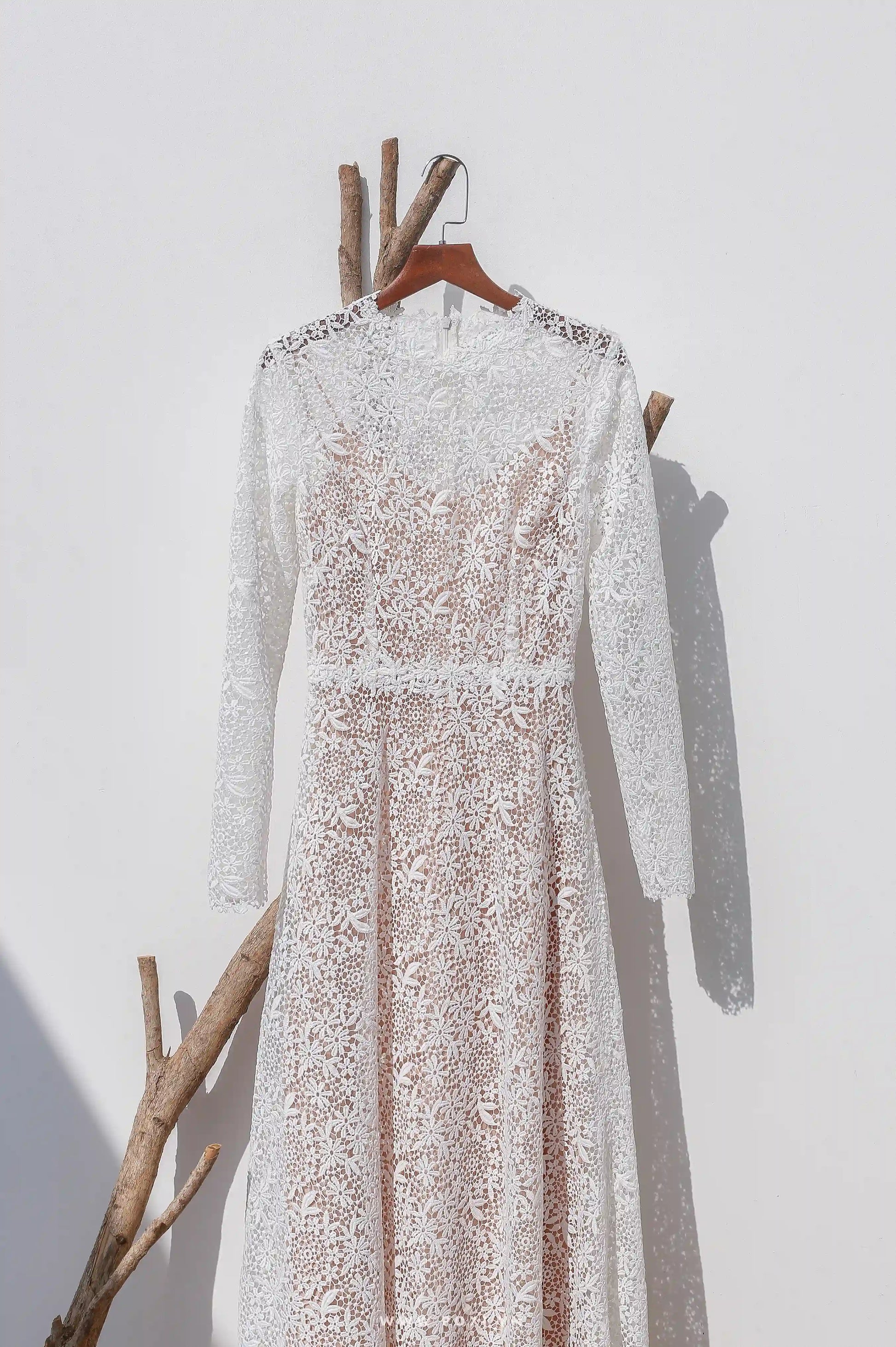 Made-to-order elegant lace wedding dress with crew neck and long sleeve - D1243 - POXI