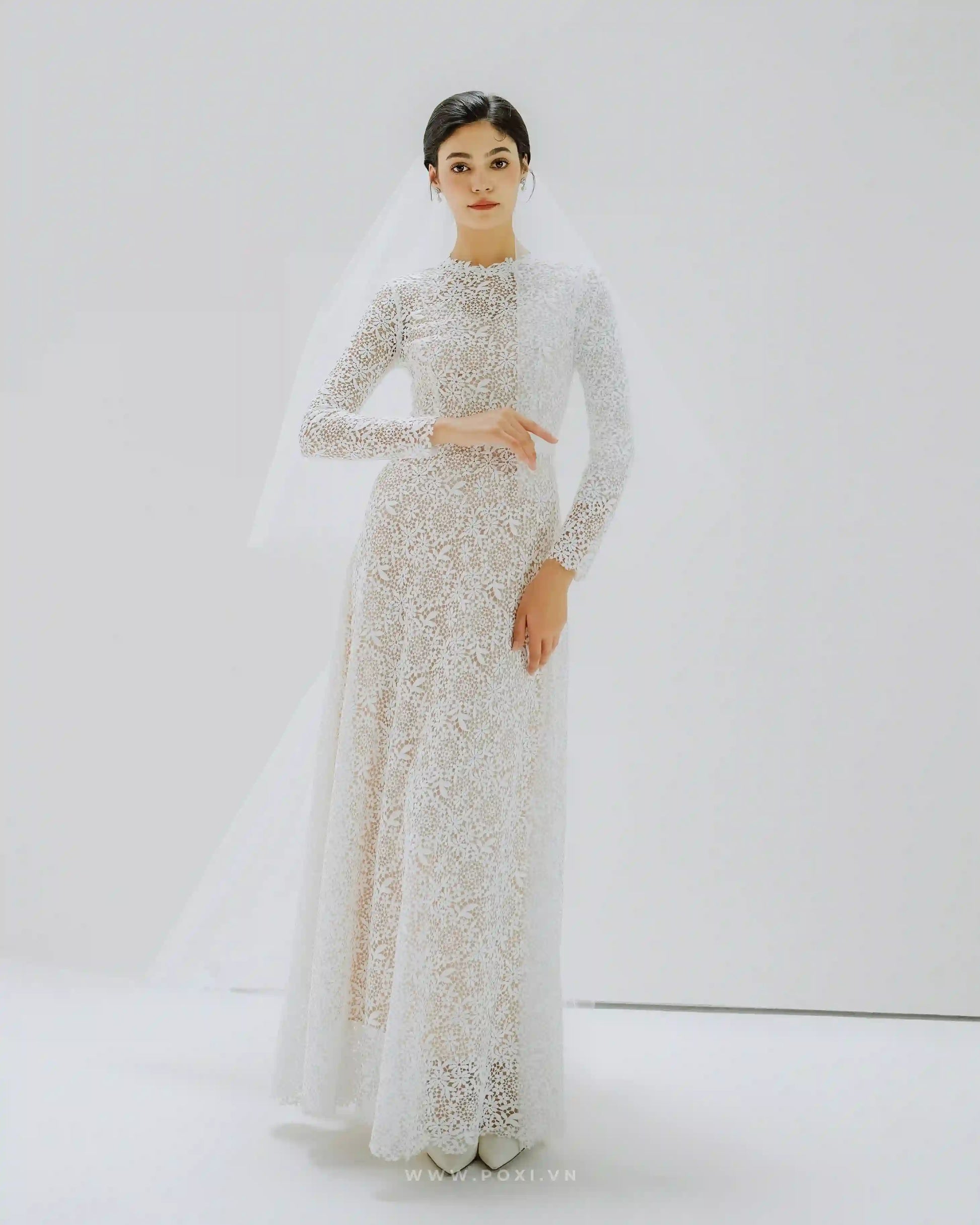 Made-to-order elegant lace wedding dress with crew neck and long sleeve - D1243 - POXI