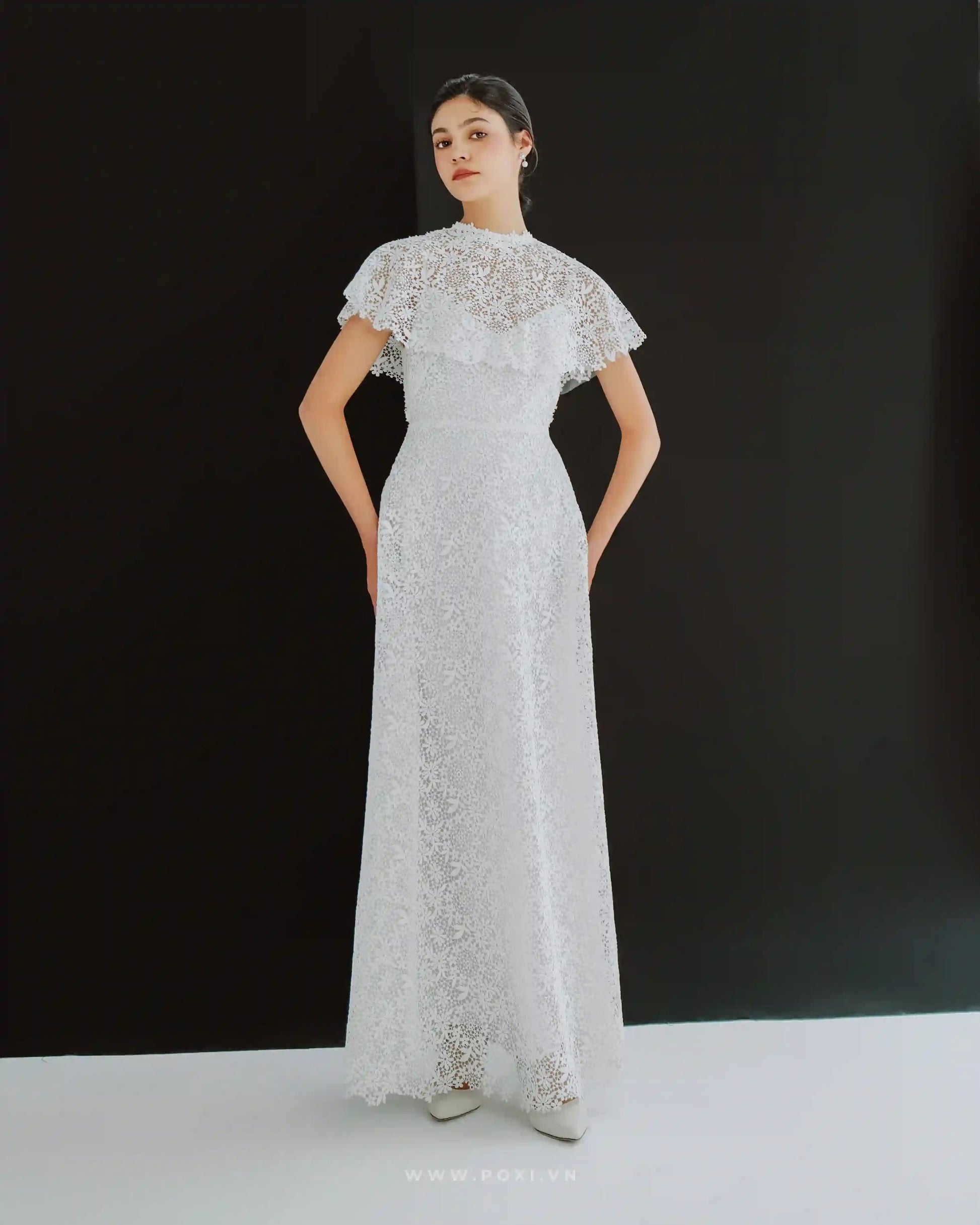 Made-to-order elegant lace wedding dress with V-neck and cape detachable - D1403 - POXI