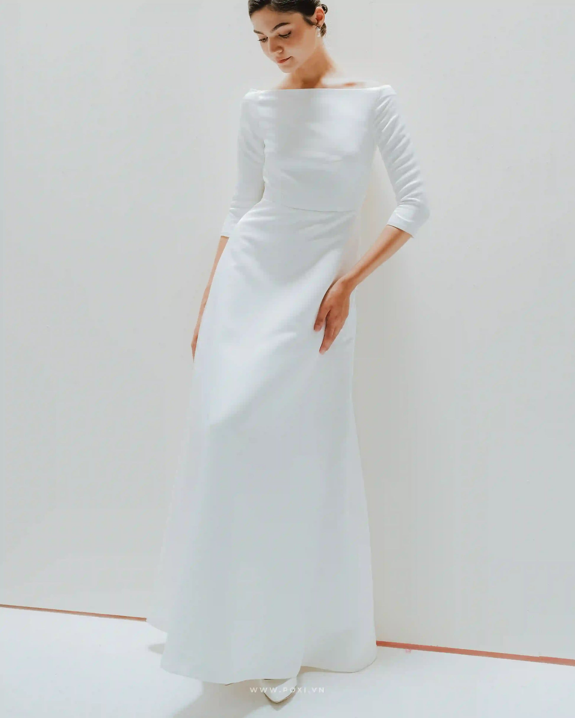 Off-the-shoulder minimalist wedding dress with three-quarter sleeves - D1590 - POXI