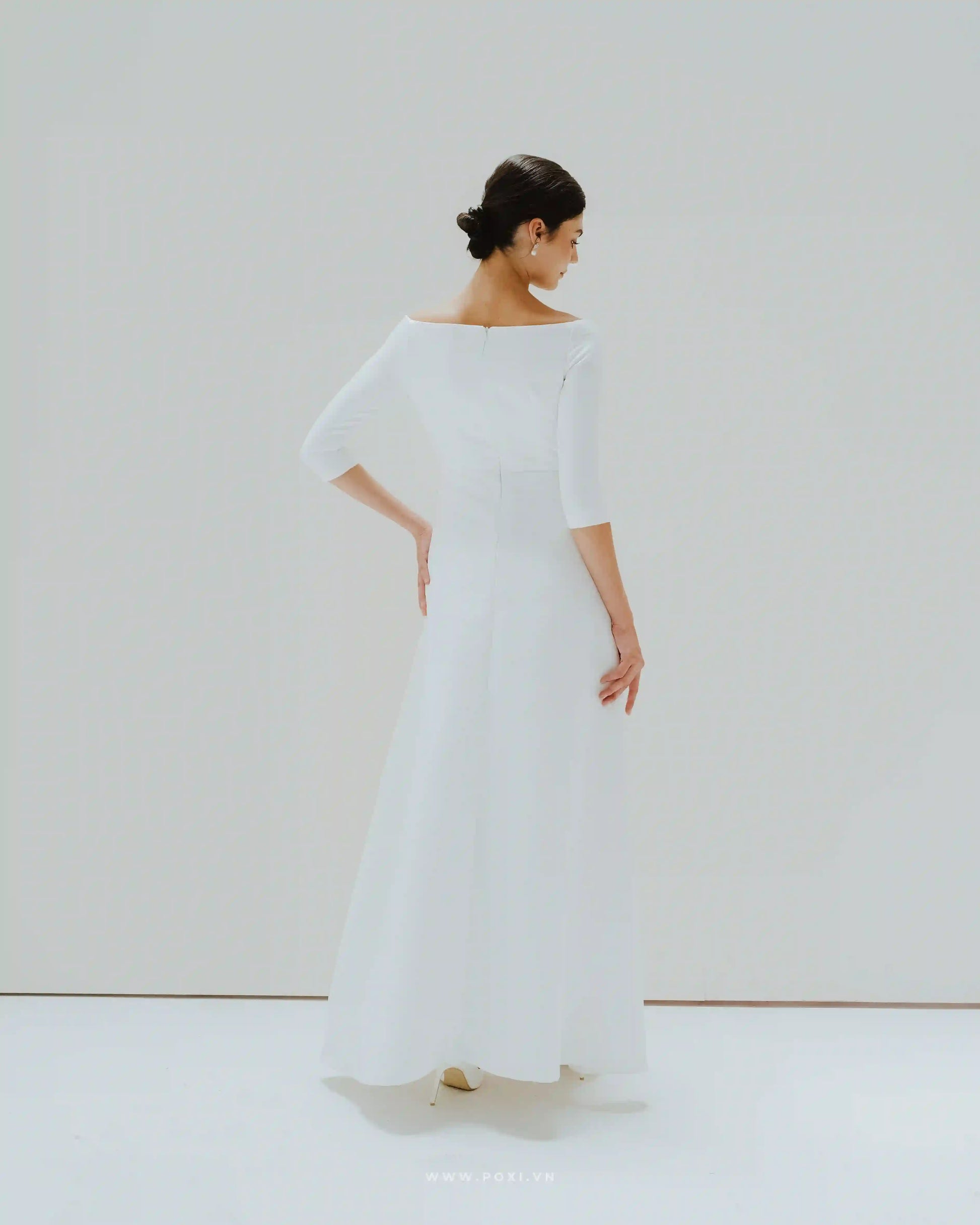 Off-the-shoulder minimalist wedding dress with three-quarter sleeves - D1590 - POXI