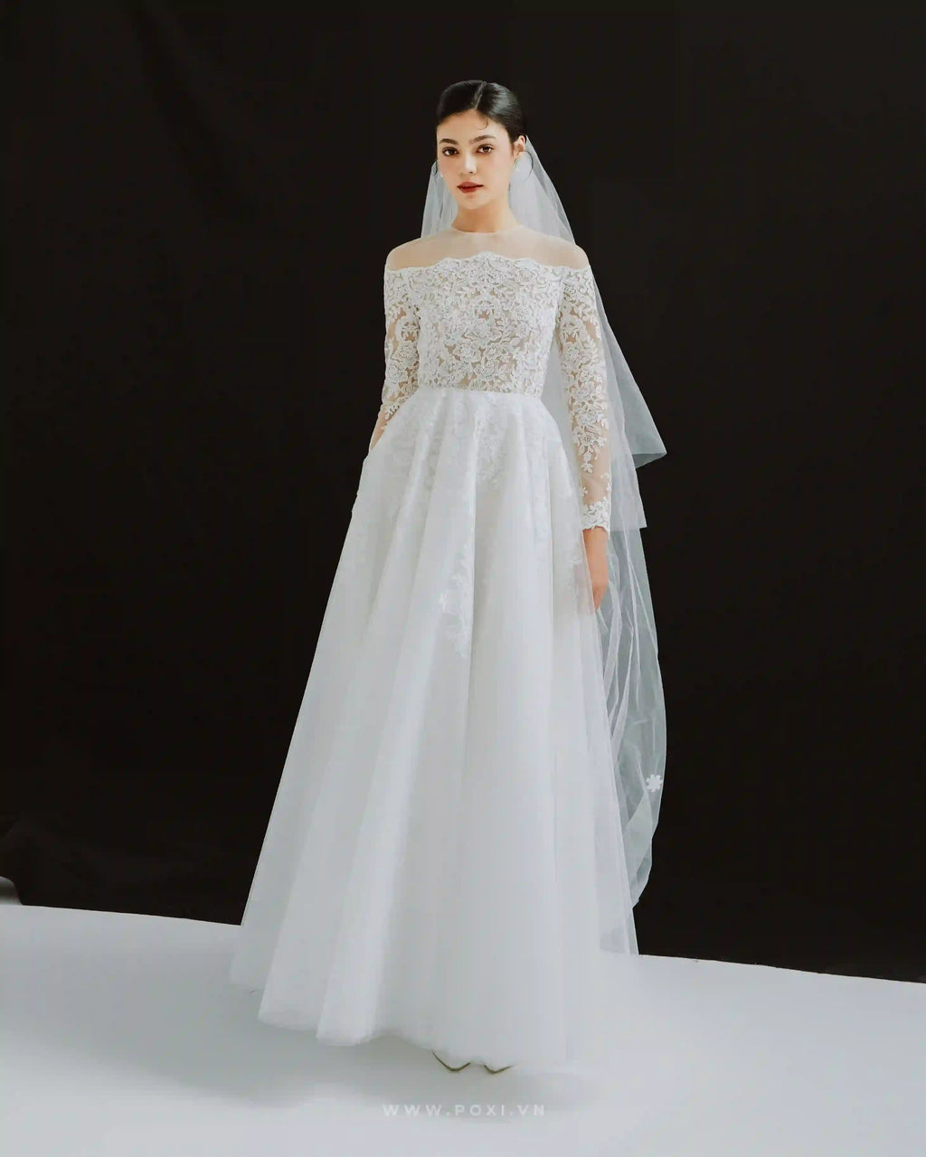 Elegant off-the-shoulder wedding dress with flared skirt and long sleeves - D1746 - POXI