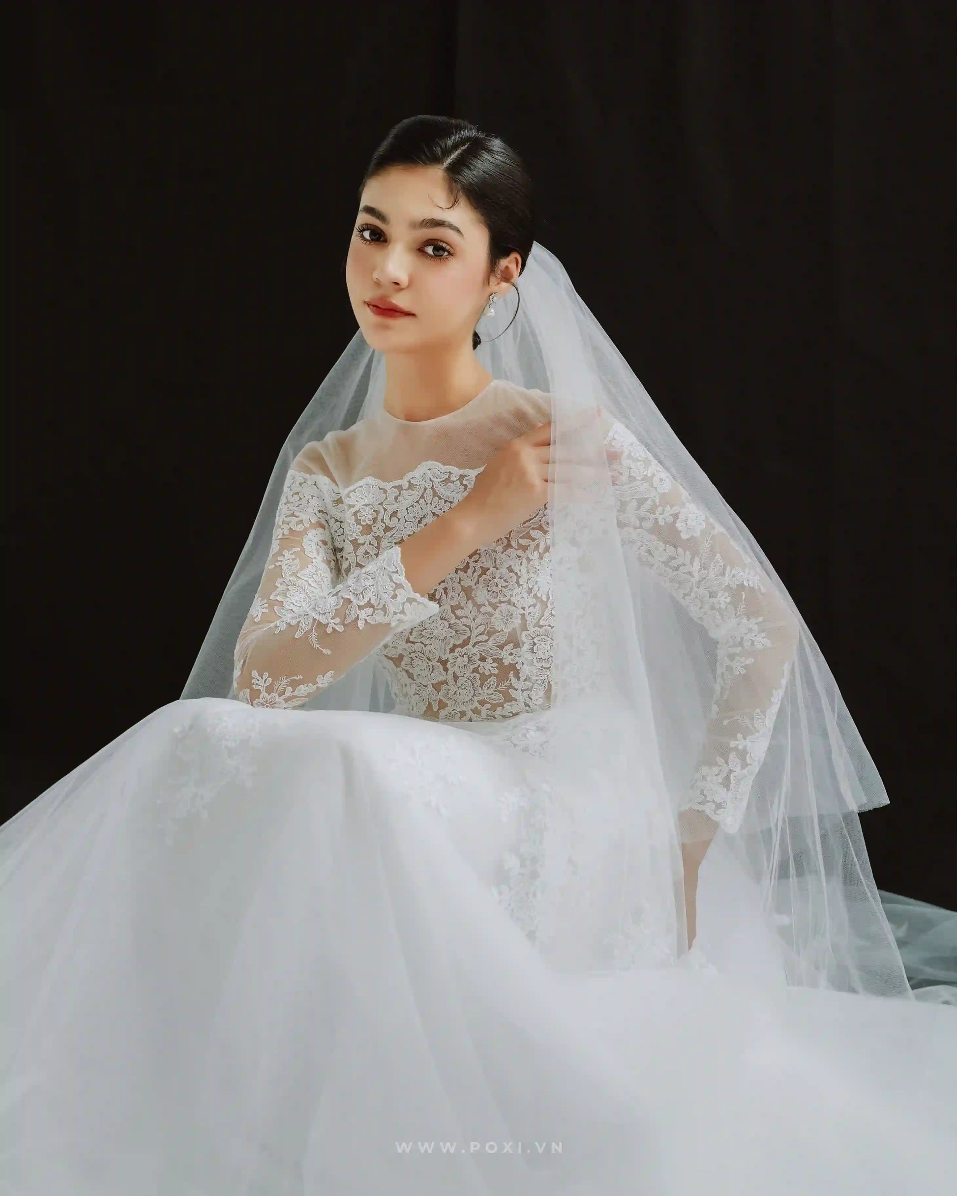 Elegant off-the-shoulder wedding dress with flared skirt and long sleeves - D1746 - POXI