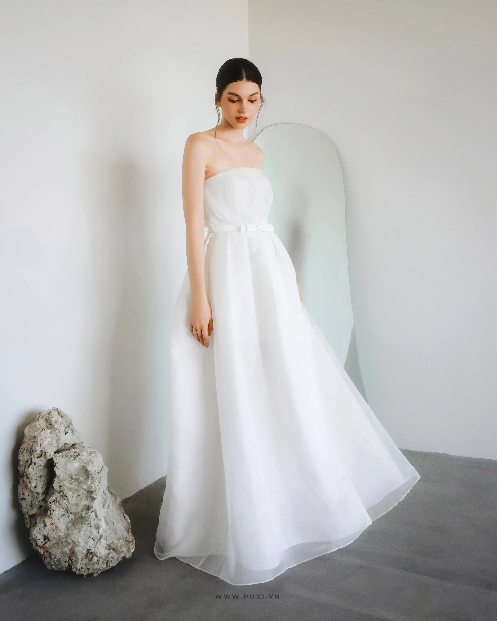 Modern off-shoulder wedding dress with a front split design and detachable bow belt - D1773 - POXI