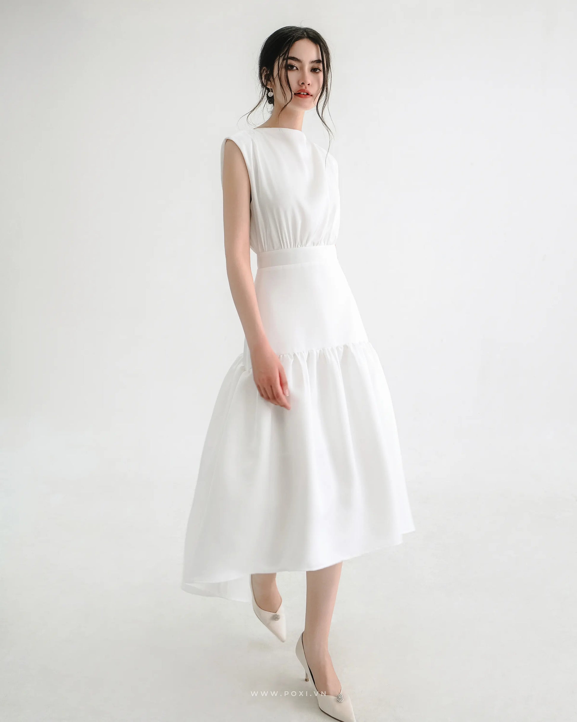 Minimalist white party dress with crew neck and mullet skirt - D1811B - POXI