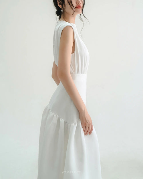 Minimalist white party dress with crew neck and mullet skirt - D1811B - POXI