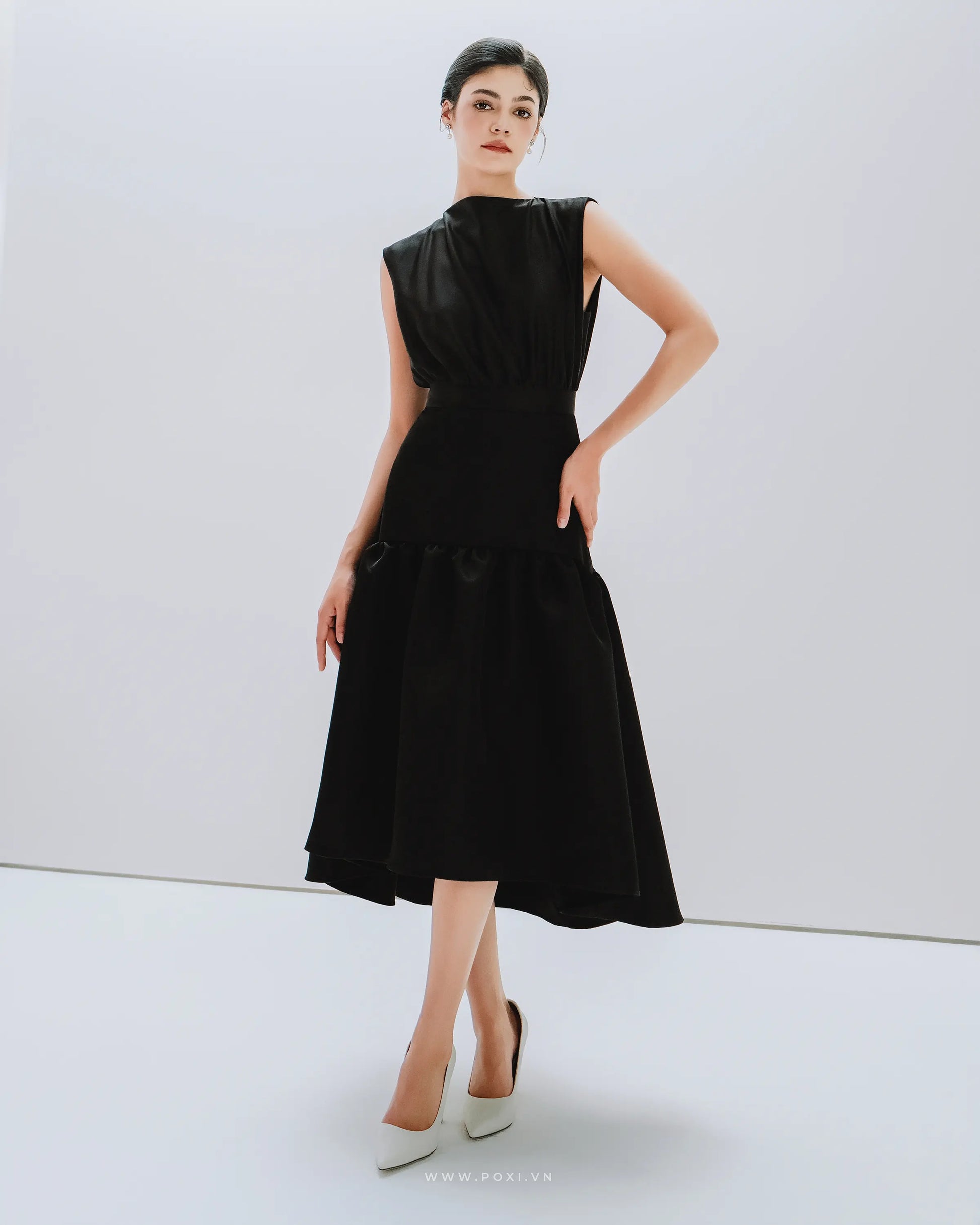 Minimalist black party dress with crew neck and mullet skirt - D1811 - POXI
