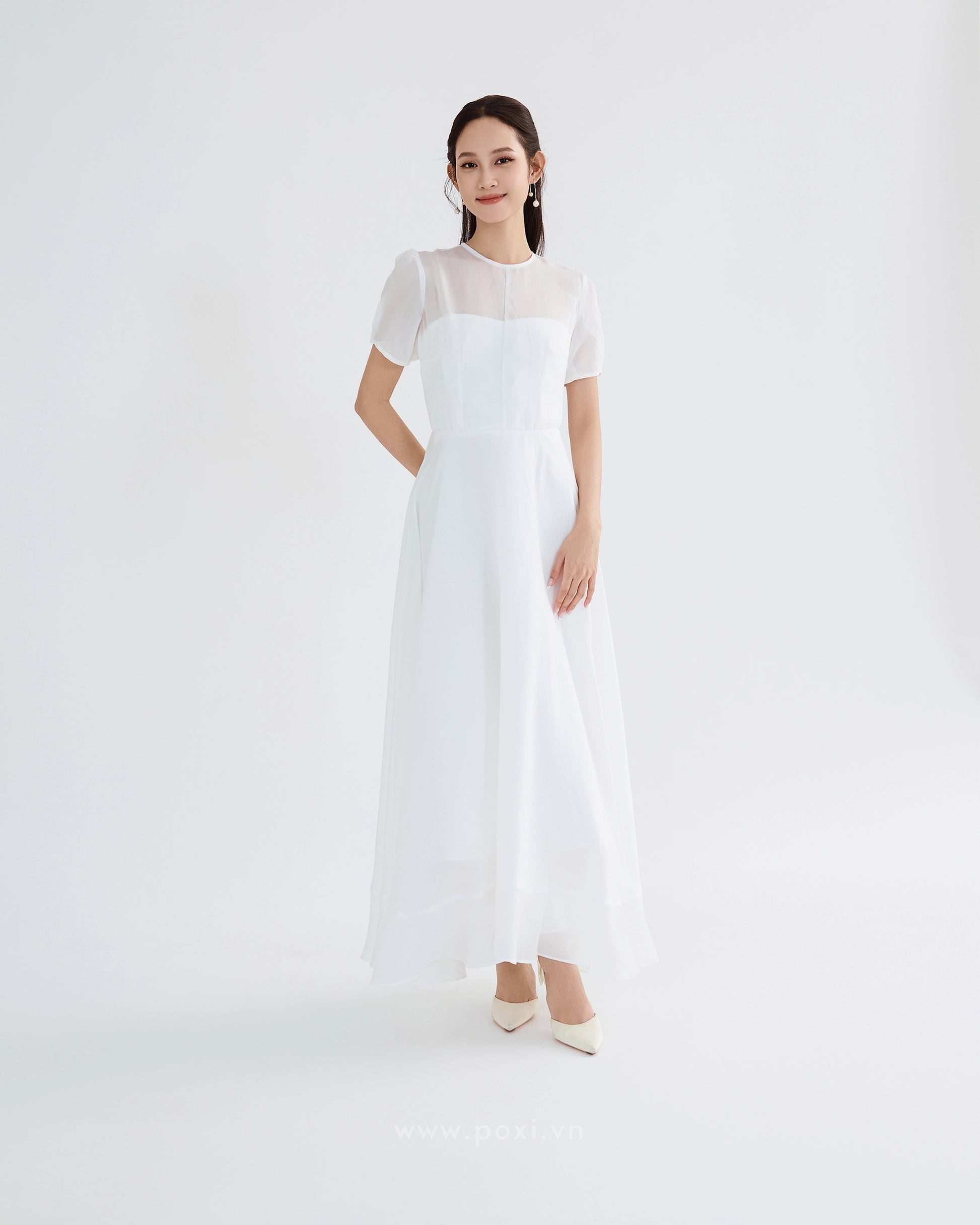 Minimalist wedding dress with crew neck, short sleeves and asymmetrical hem skirt - D1813 Regular