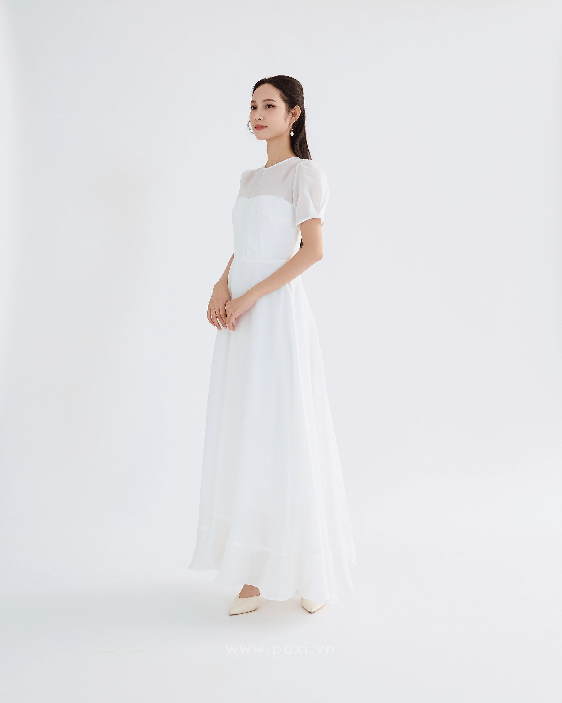 Minimalist wedding dress with crew neck, short sleeves and asymmetrical hem skirt - D1813 Regular