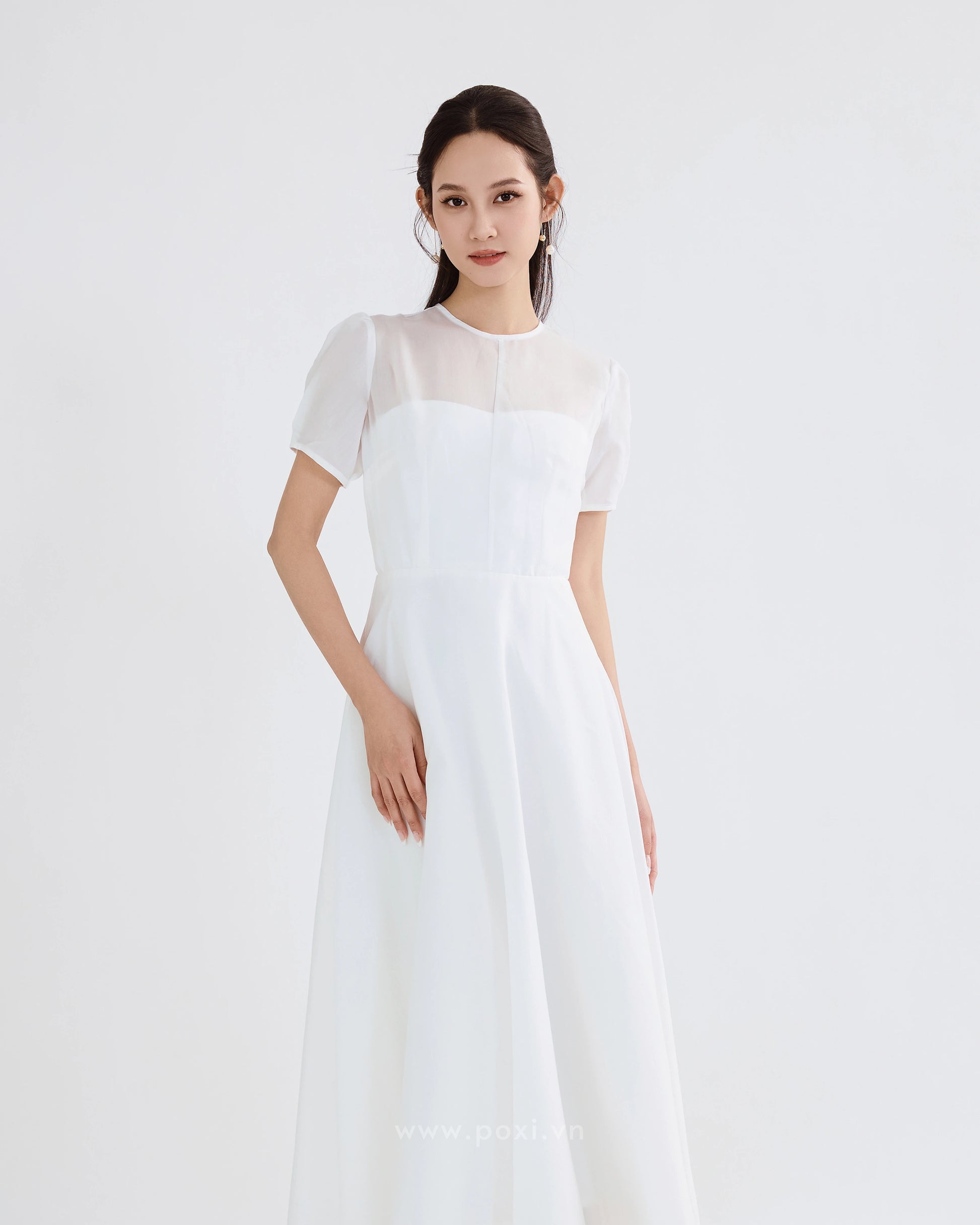 Minimalist wedding dress with crew neck, short sleeves and asymmetrical hem skirt - D1813 Regular